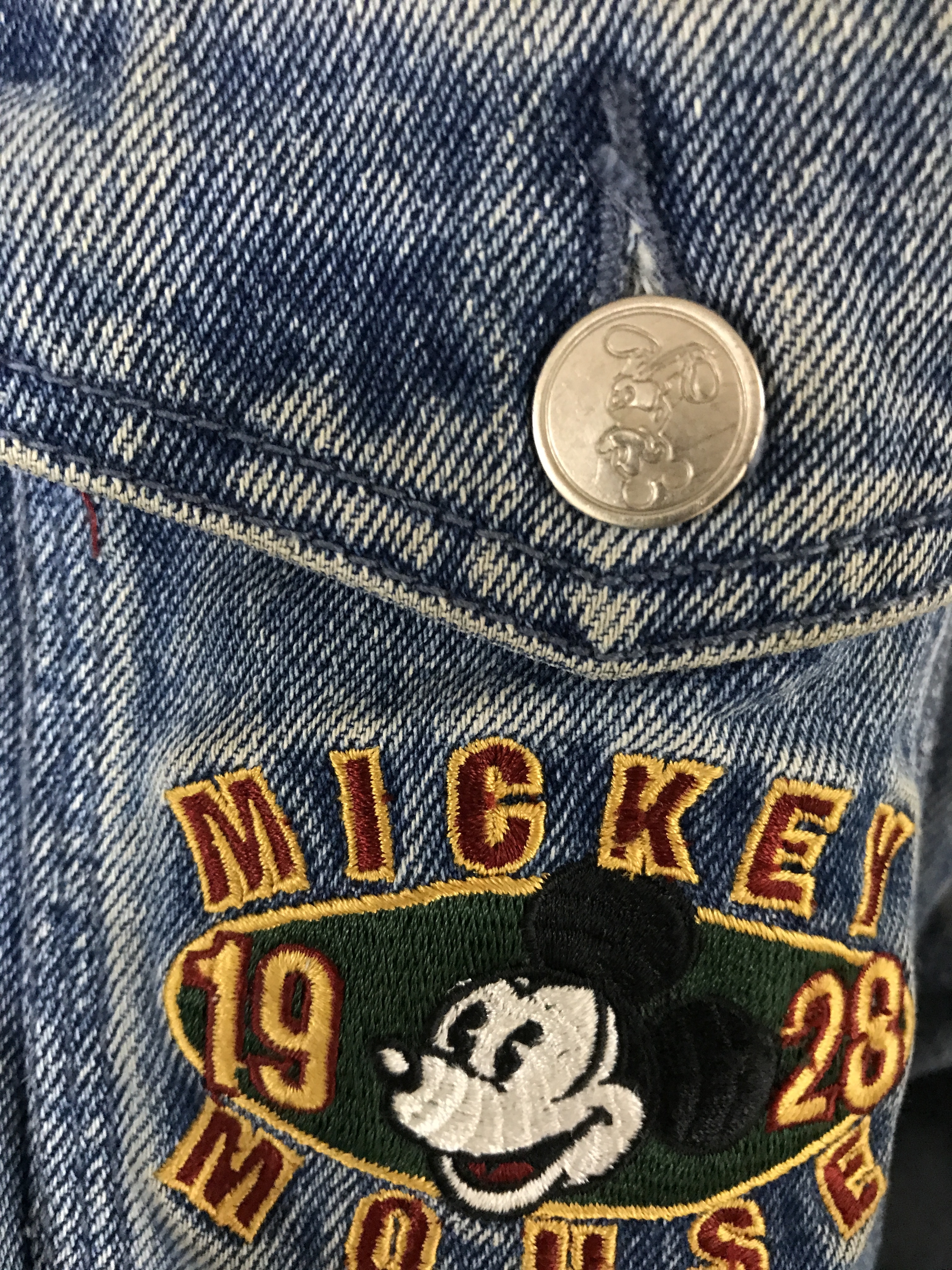 Disney ビンテージデニムジャケット Gジャン ディズニー Disney ビンテージ 古着 ヴィンテージ ユーズド オーバーサイズ ジージャン ブルゾン ジャケット ミッキー ディズニーストア ミッキーマウス ディズニーランド メンズファッション レディース Disney ビンテージデニムジャケット Gジャン ディズニー Disney ビンテージ 古着 ヴィンテージ ユーズド オーバーサイズ ジージャン ブルゾン ジャケット ミッキー ディズニーストア ミッキーマウス ディズニーランド メンズファッション レディース