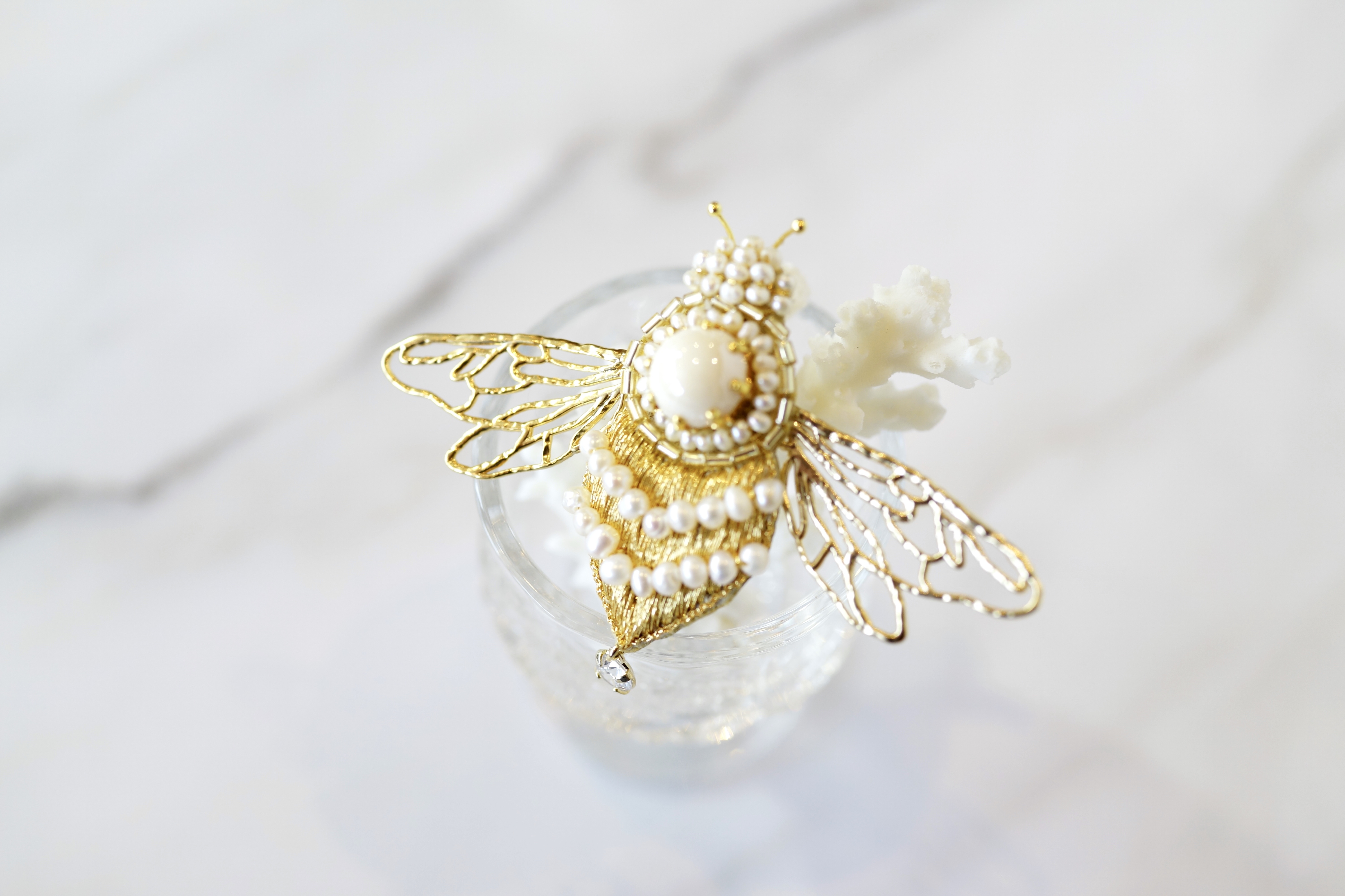 【刺繍ブローチ】BEE! gold.