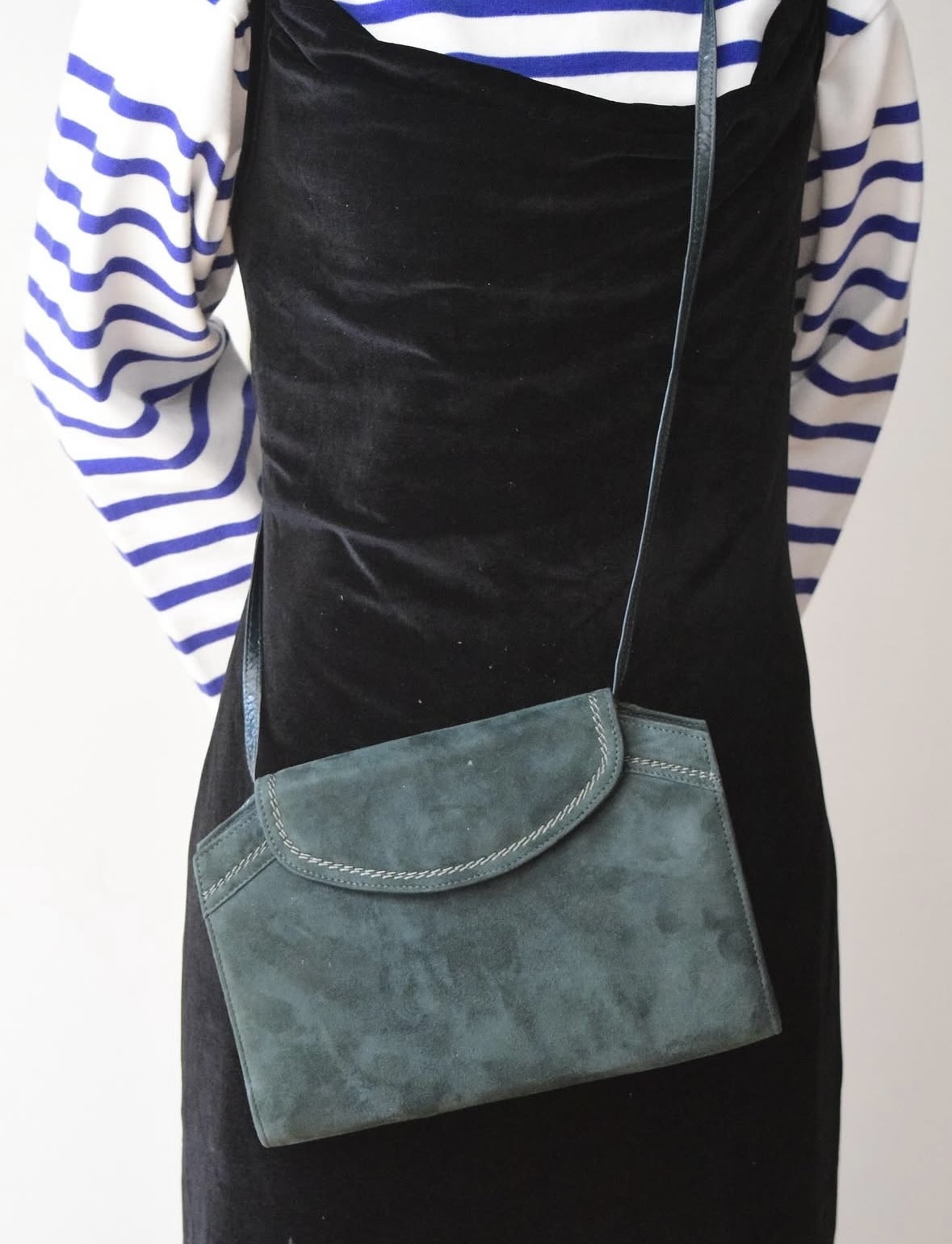Suede shoulder bag -green- の画像 2