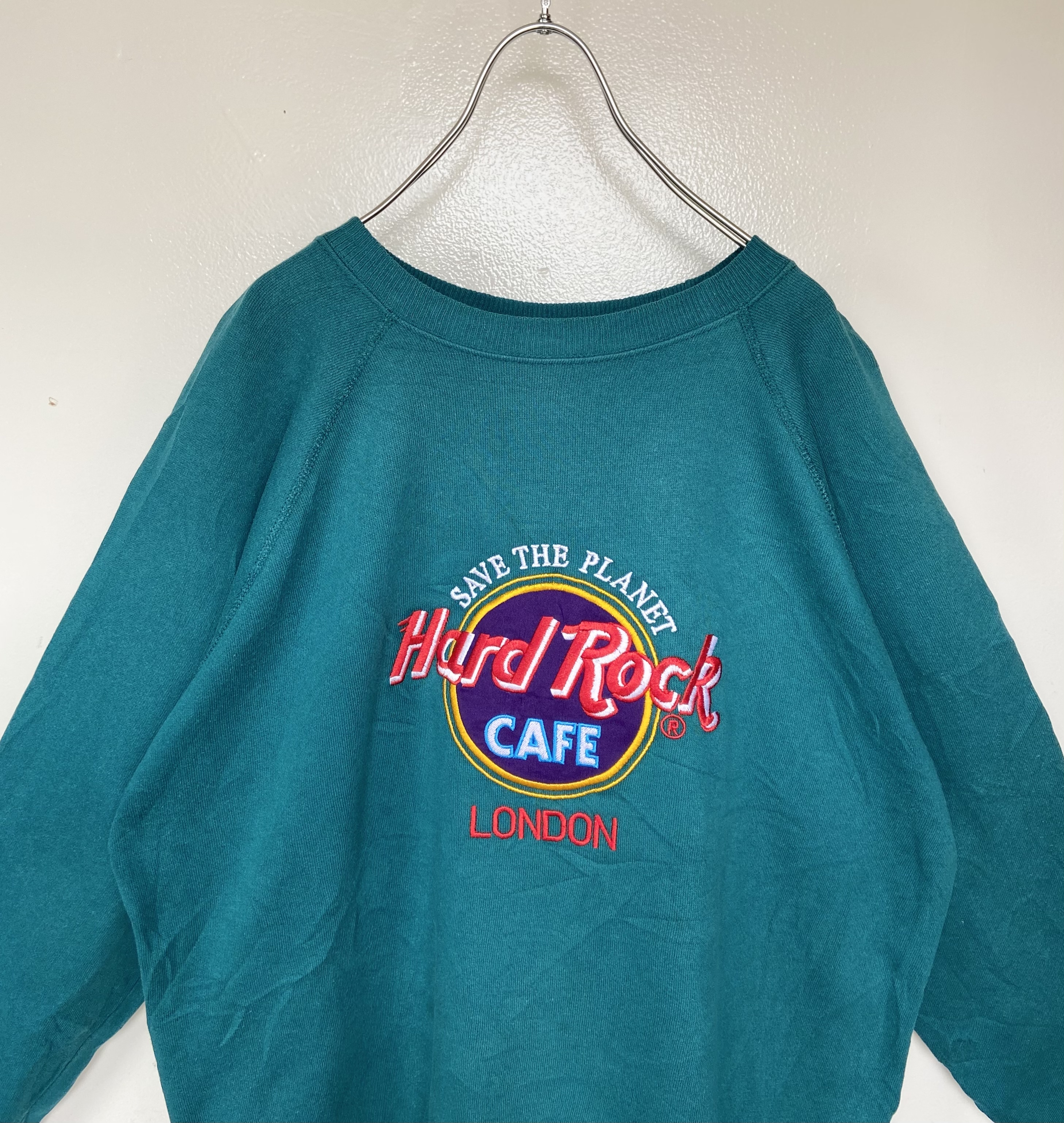 Hard Rock Cafe ハードロックカフェ 刺繍スウェットトレーナー 深緑 グリーン ロンドン らくふる古着 リユース リメイク専門のオンライン古着shop Hard Rock Cafe ハードロックカフェ 刺繍スウェットトレーナー 深緑 グリーン ロンドン らくふる古着 リユース リメイク専門のオンライン古着shop