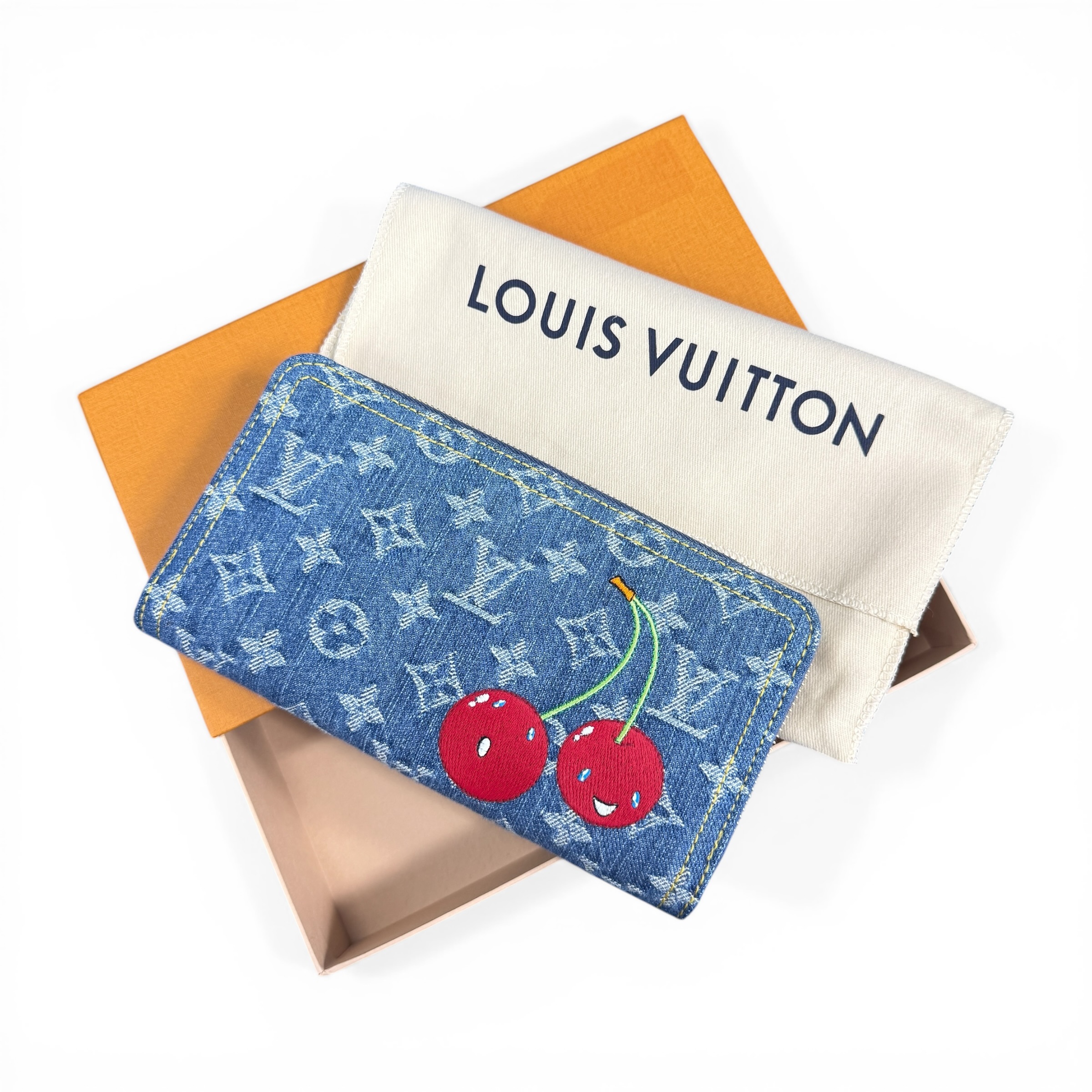 【LOUIS VUITTON × 村上隆】ルイ・ヴィトン モノグラム・デニム チェリー ジッピーウォレット