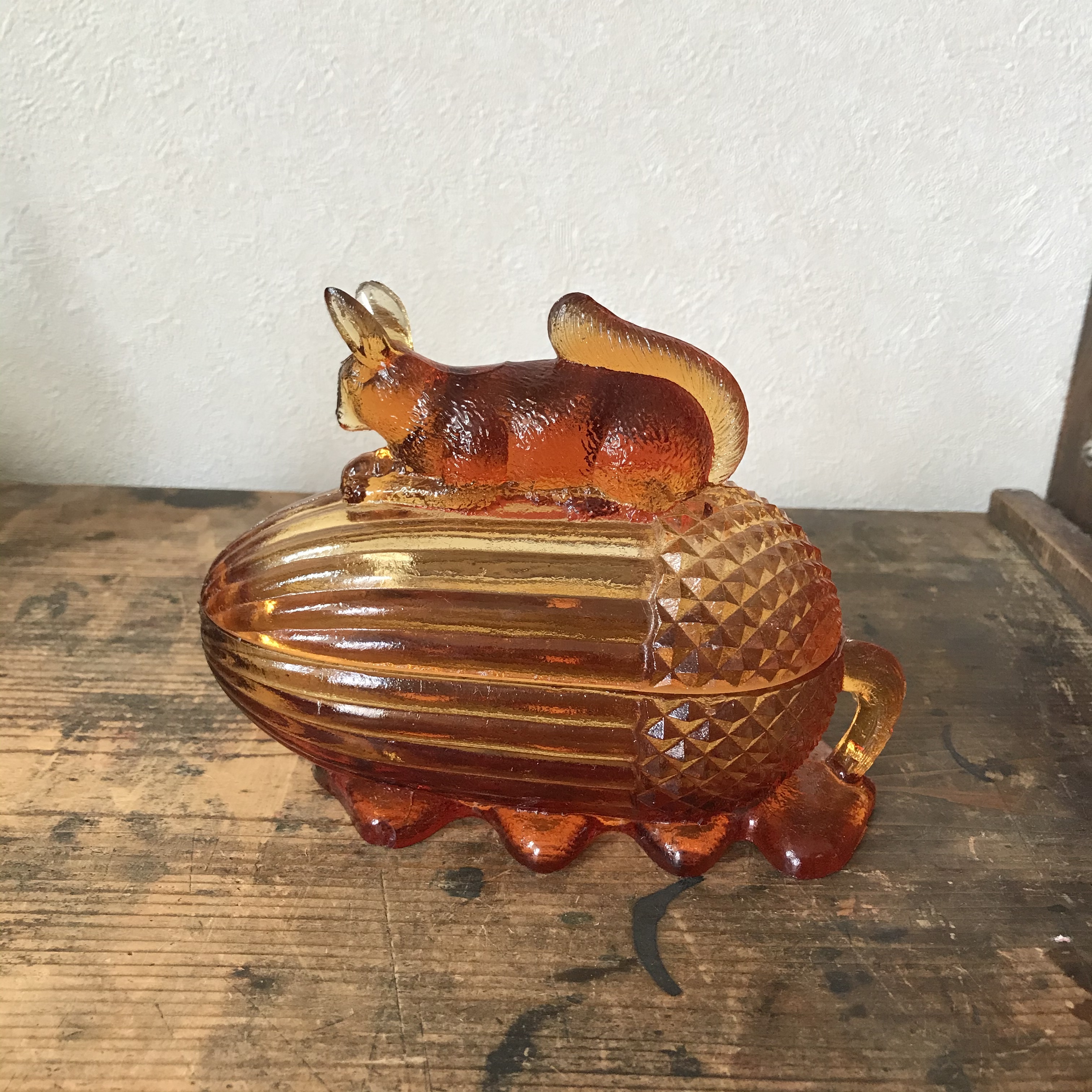 ガラスのリスとどんぐりのいれもの Tsuitachi Craft Brocante ガラスのリスとどんぐりのいれもの Tsuitachi Craft Brocante