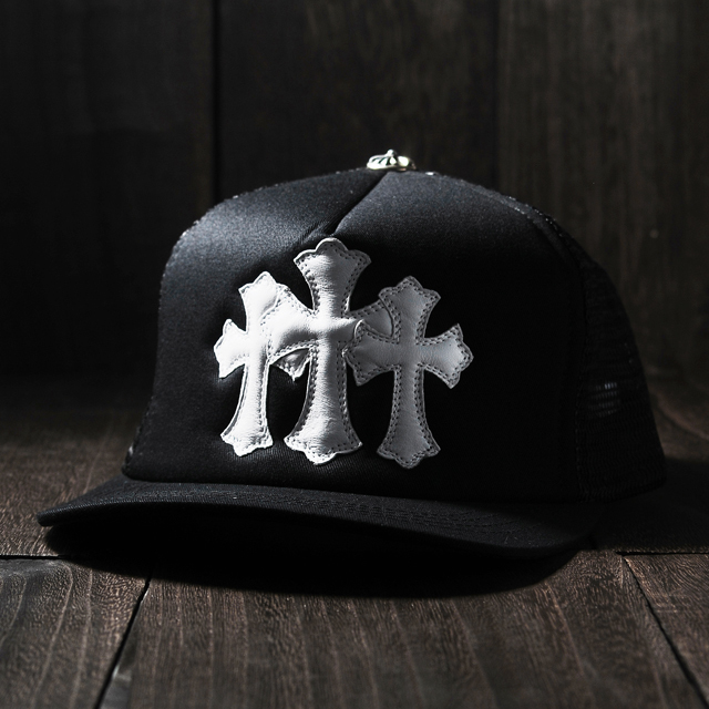 Chrome Hearts クロムハーツ アパレル キャップ トラッカーキャップ 3セメタリークロスパッチ ホワイトレザー 送料無料 クロム ハーツ ガボールなどシルバー レザーセレクトショップchrono Chrome Hearts クロムハーツ アパレル キャップ トラッカーキャップ 3セメタリークロスパッチ ホワイトレザー 送料無料 クロム ハーツ ガボールなどシルバー レザーセレクトショップchrono