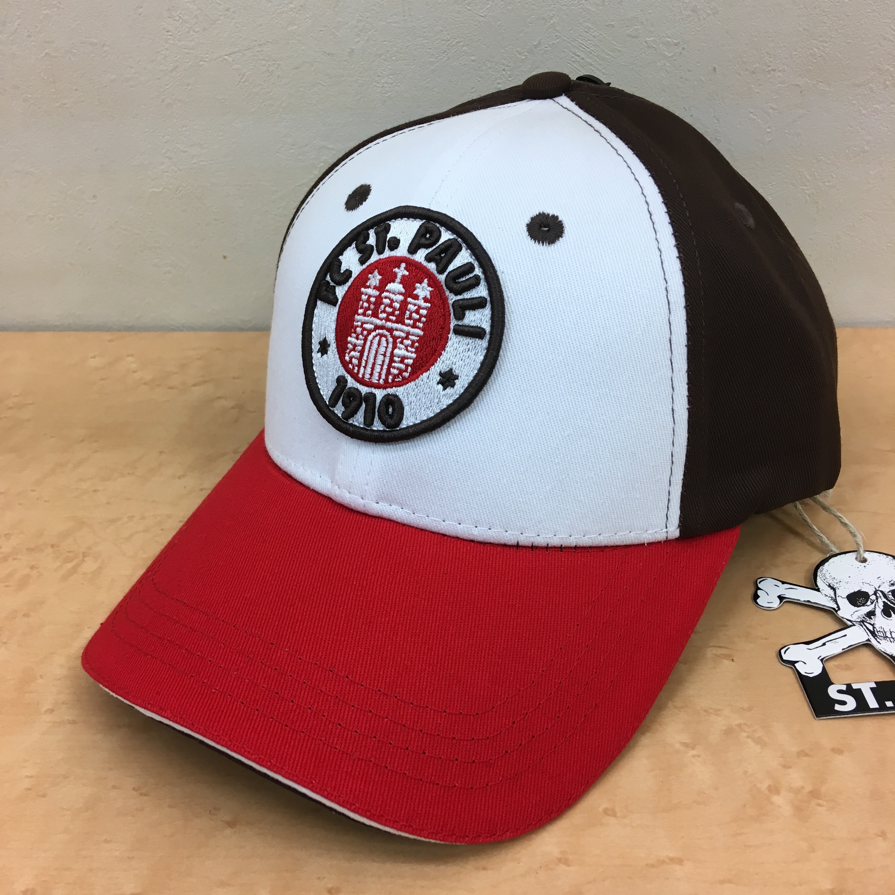 ザンクトパウリ グッズ オリジナルベースボールキャップ Fc St Pauli チームロゴ Freak スポーツウェア通販 海外ブランド 日本国内未入荷 海外直輸入