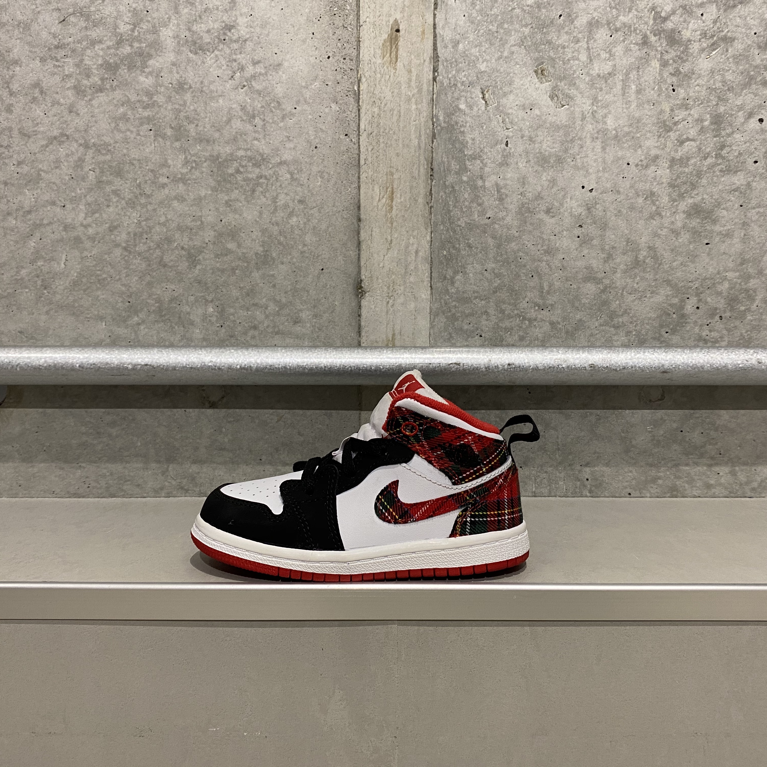 jordan 1 mid bt