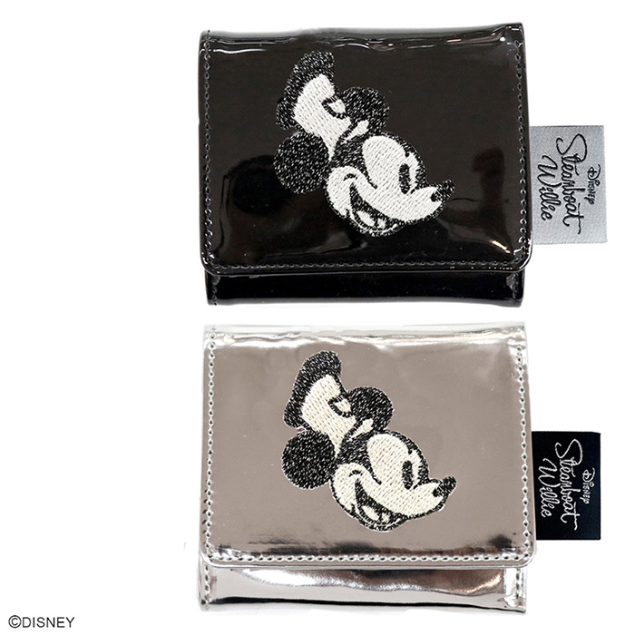 ディズニー 刺繍入り 蒸気船ウィリー 三つ折り財布 ミッキーマウス エナメル かぶせ付き かぶせ レディース コンパクト お財布 小さい 財布 かわいい シンプル グッズ ミッキー ブラック シルバー エナメル 雑貨 小物 お札 カード収納 小銭 Puレザー S Su 7c918 Stars