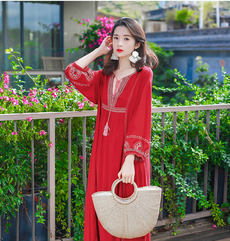 送料無料 ロング丈ワンピース イレへム 刺繍 長袖 Vネック エスニック アジアンテイスト カジュアル 体型カバー リゾート お出かけ 旅行 Eine Katze