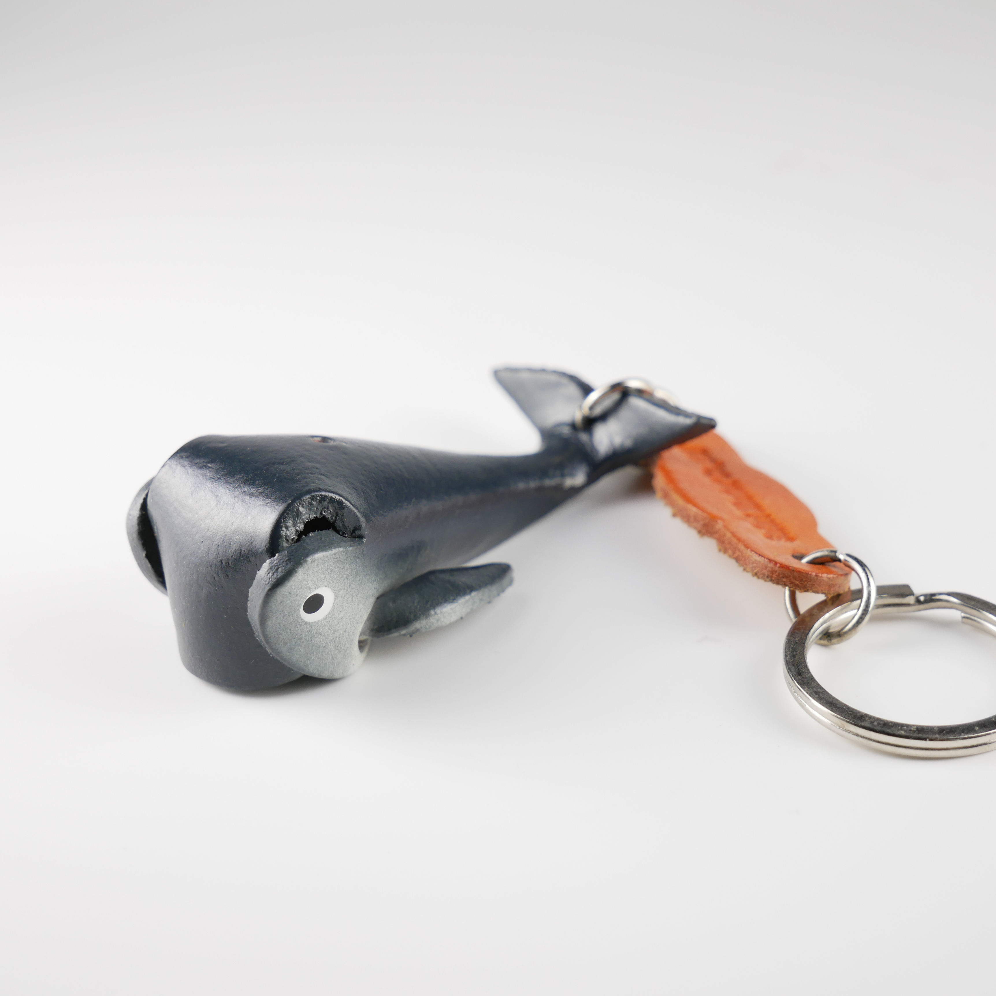 クジラ レザーキーホルダー 動物雑貨 アニマルアクセサリー サファリマーケット Safarimarket