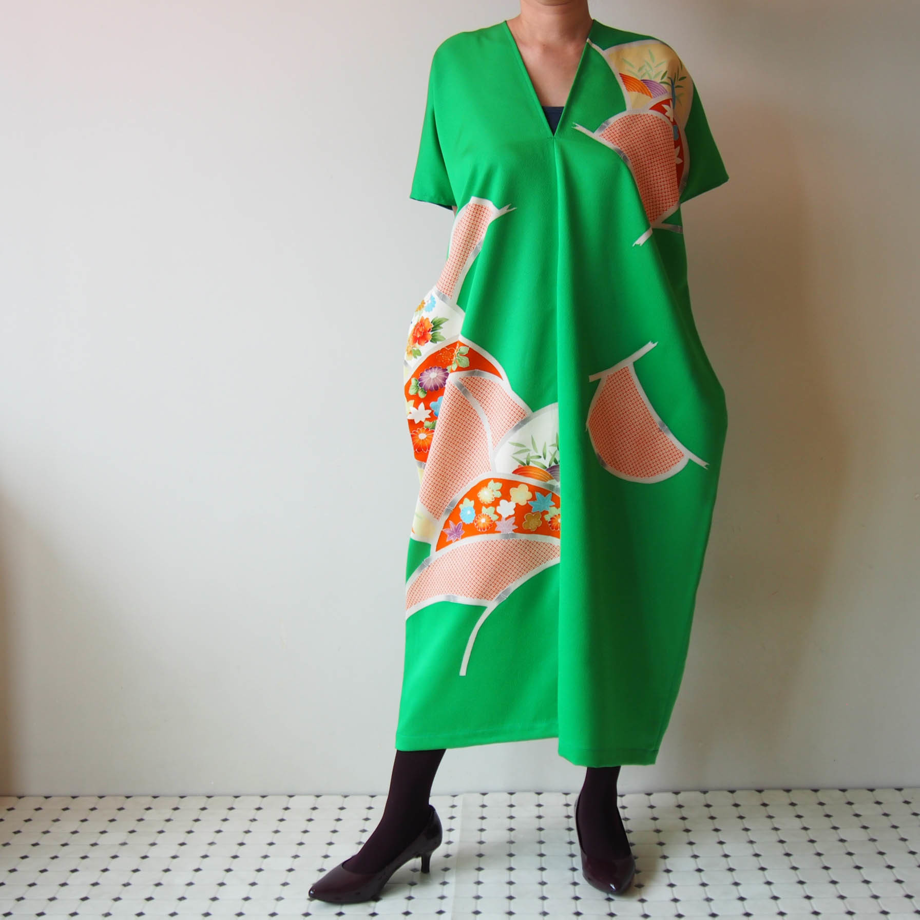Square Dress ヴィンテージ着物の反物から作ったスクエアワンピース グリーン Rika Shioya Boutique Square Dress ヴィンテージ着物の反物から作ったスクエアワンピース グリーン Rika Shioya Boutique