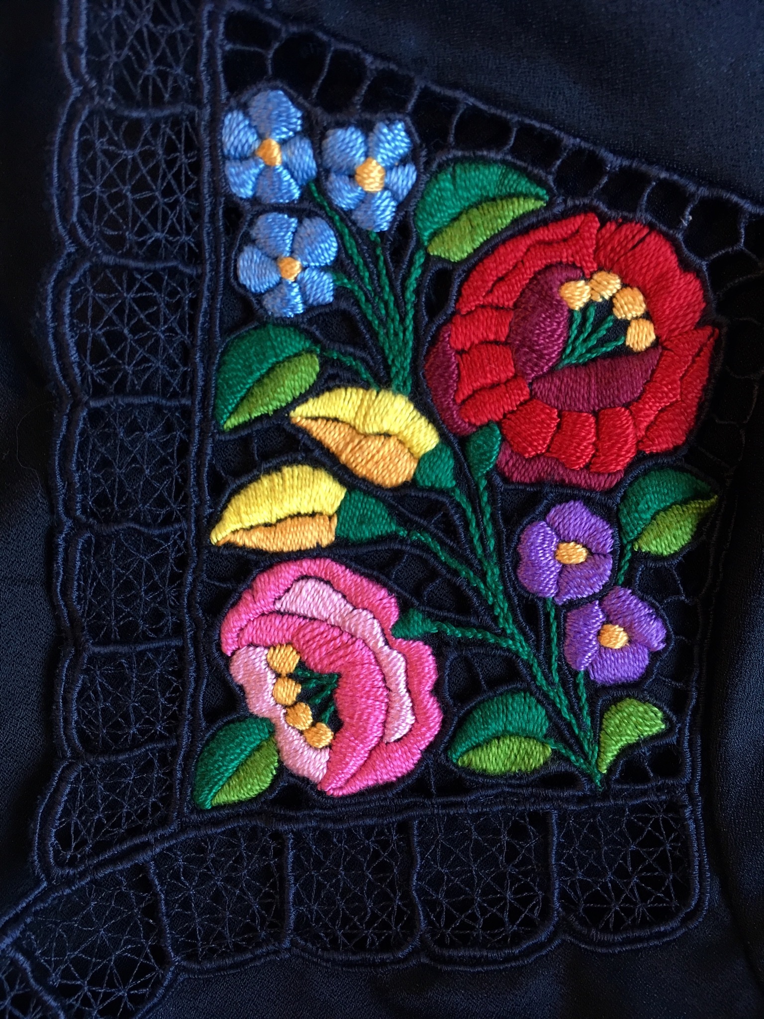 ハンガリー カロチャ刺繍 ブラウス カラフルブティック モア