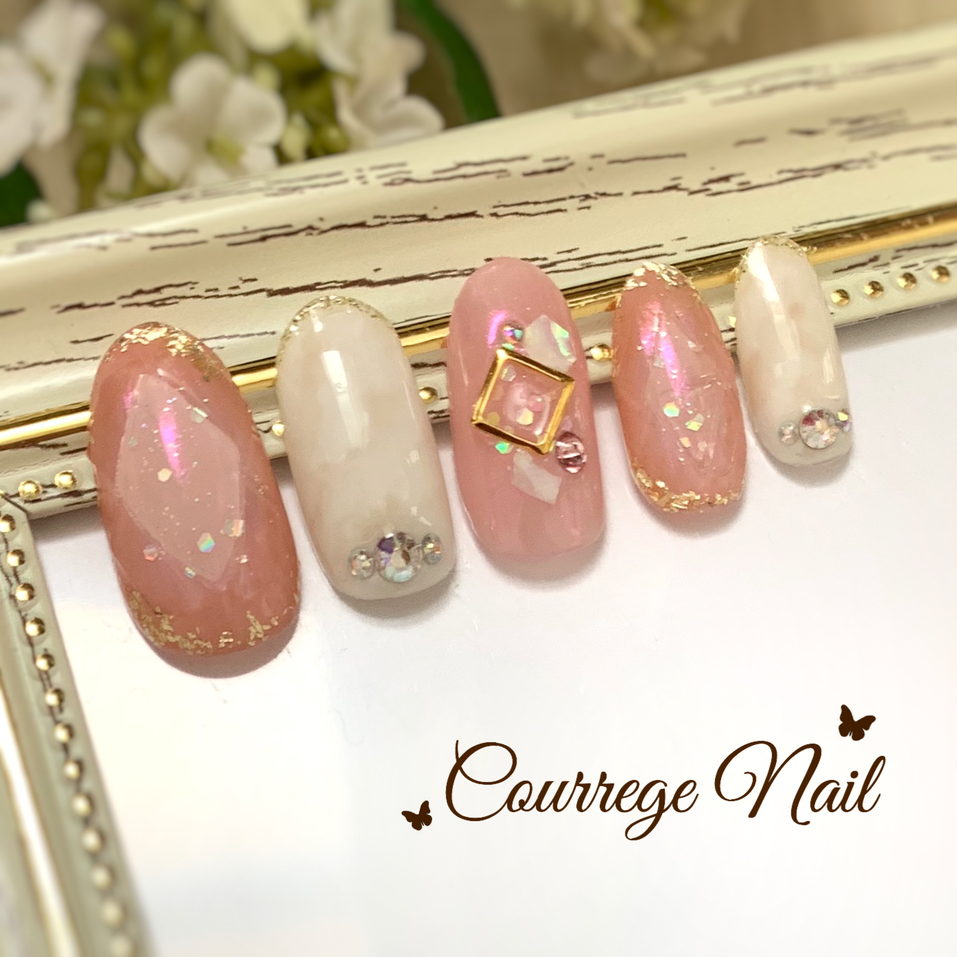ピンクベースの宝石ネイルチップ No124 Courrege Nailクレージュ
