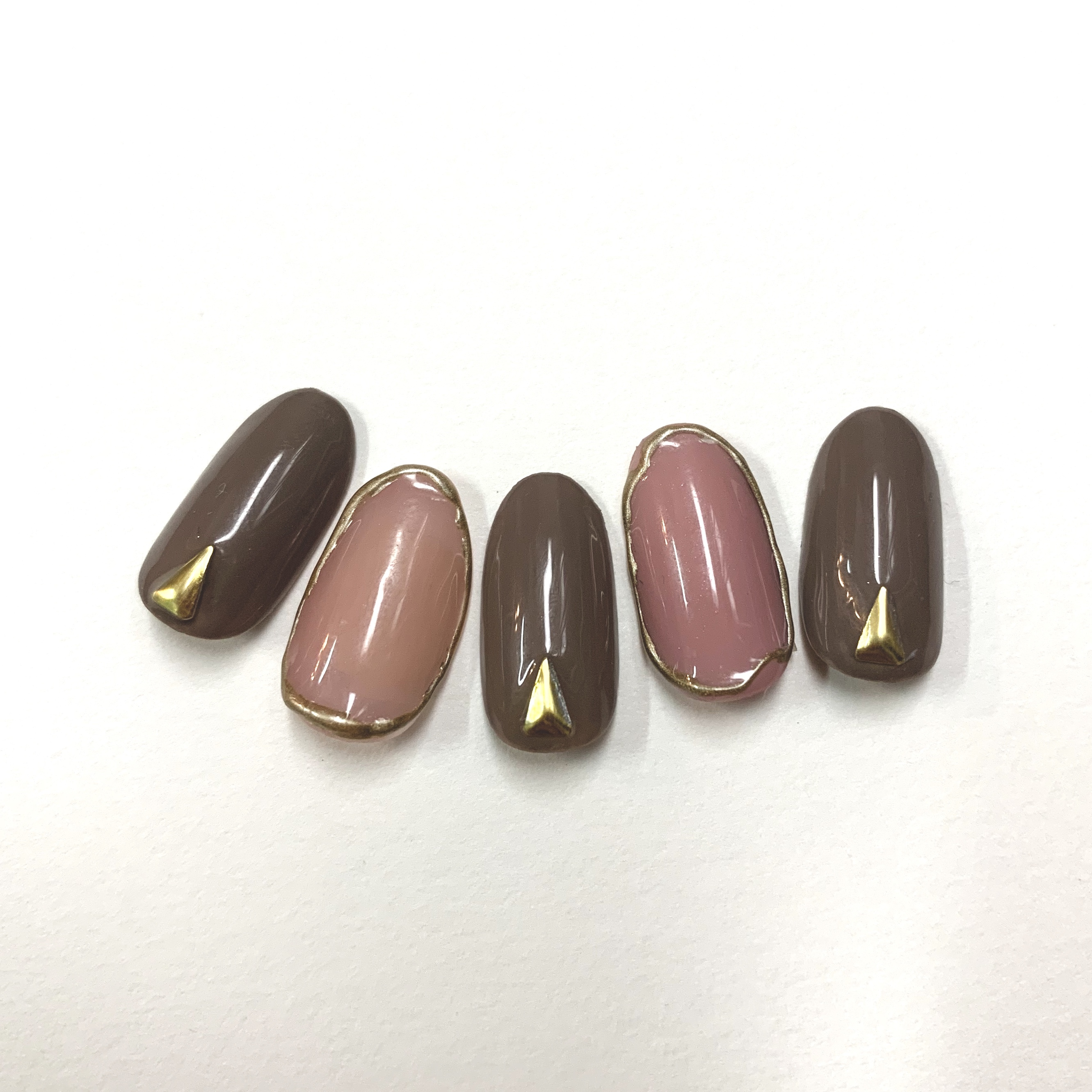 ストロベリーチョコ囲みネイル Loveaul Nails