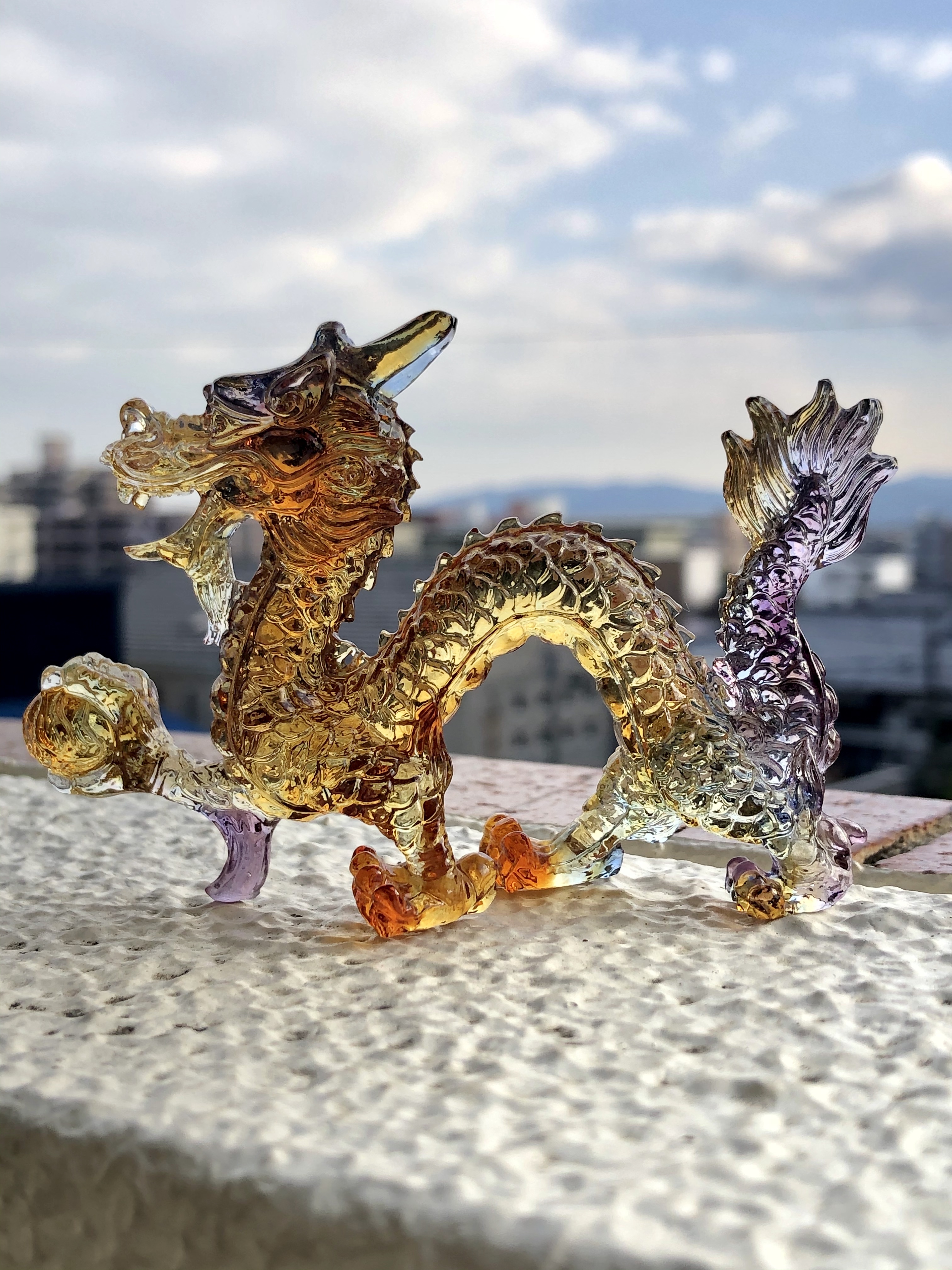 手乗り龍 龍のガラス細工 虹色の星 手乗り龍 龍のガラス細工 虹色の星