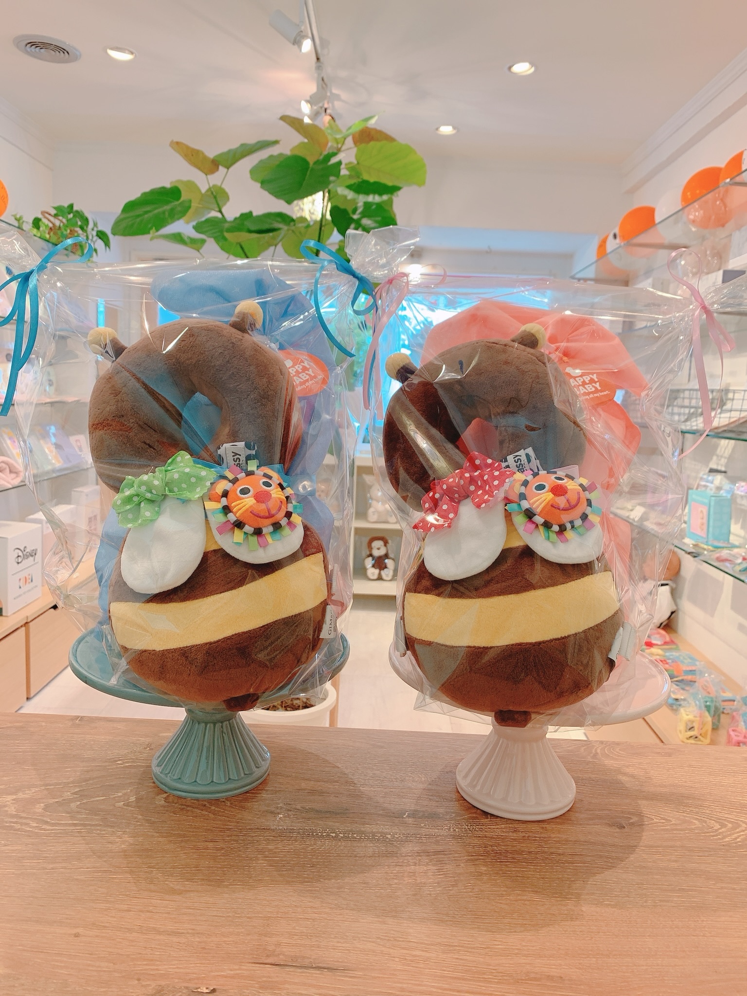 出産祝いに おむつケーキ 転倒防止クッション 2段おむつケーキ 5000円 Tv Cm 土日祝も発送 パンパース25枚 ベビーギフト poco 出産祝いに おむつケーキ 転倒防止クッション 2段おむつケーキ 5000円 Tv Cm 土日祝も発送 パンパース25枚 ベビーギフト poco