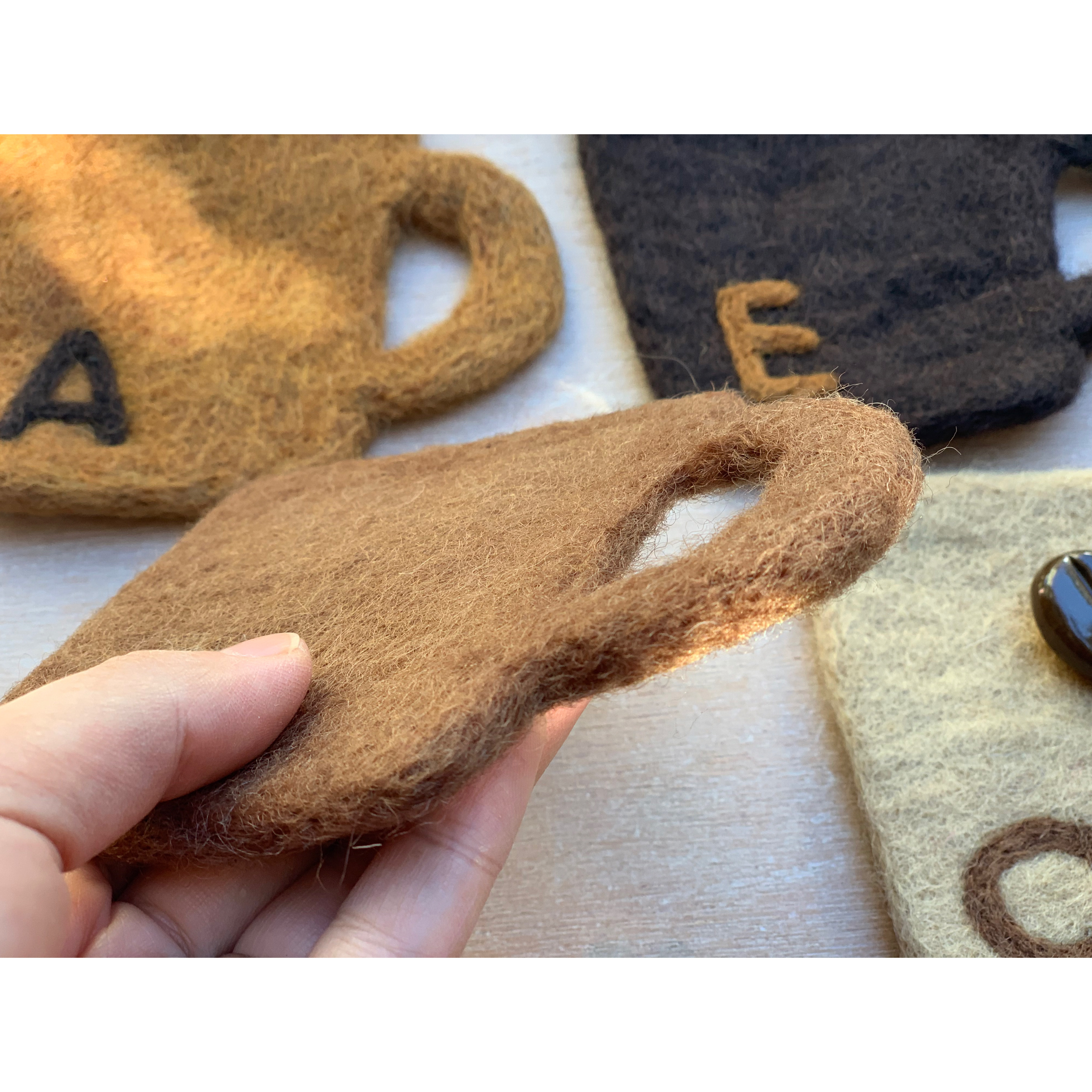 羊毛フェルトのコースター マグ C A F E 暮らし道具と服のお店 Zoo