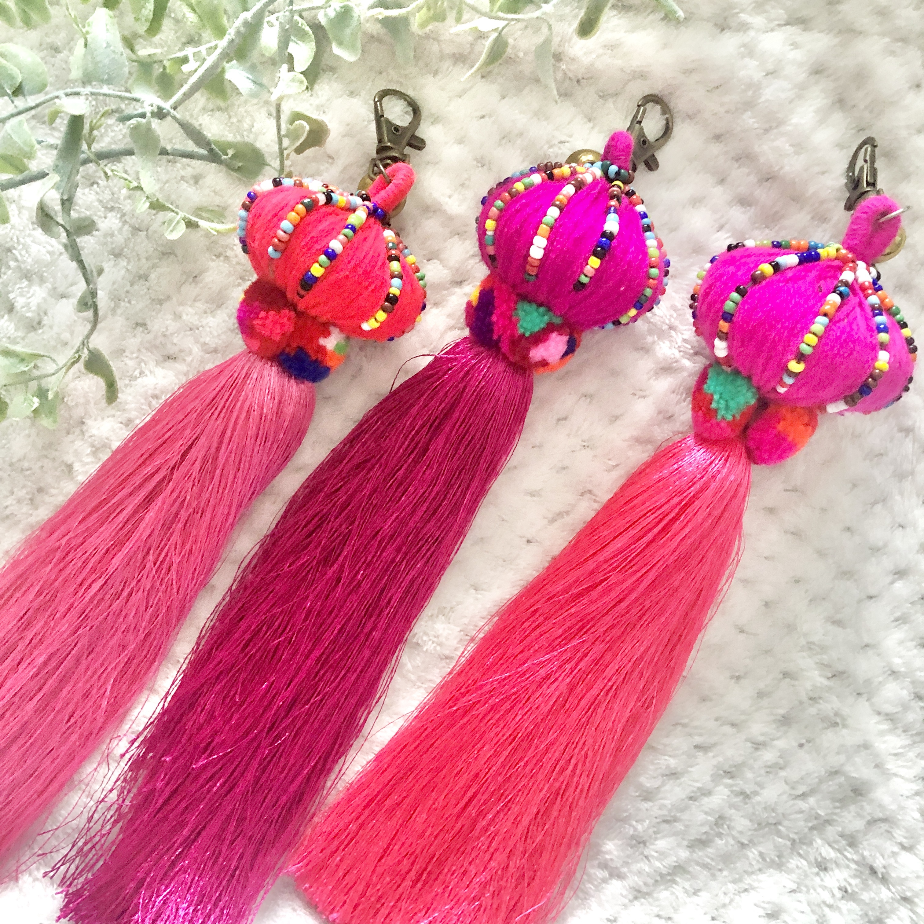 ジェリーフィッシュキーホルダー レッドパープルネオンピンク na カラフル ポーチ ヨガマットバッグ