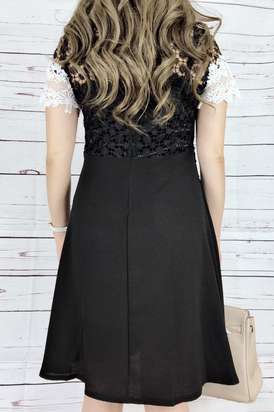 襟付き上品フラワーレースワンピース Brillio