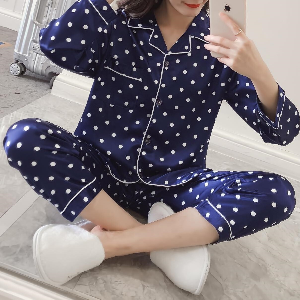 長袖 長ズボン 水玉 ドット サテン シルク風 上下 セットアップ ルームウェア パジャマ Popsite3 レディース メンズ かわいい 可愛い かっこいい 運動 ダイエット アパレル 服 アクセサリーなど 長袖 長ズボン 水玉 ドット サテン シルク風 上下 セットアップ ルームウェア パジャマ Popsite3 レディース メンズ かわいい 可愛い かっこいい 運動 ダイエット アパレル 服 アクセサリーなど