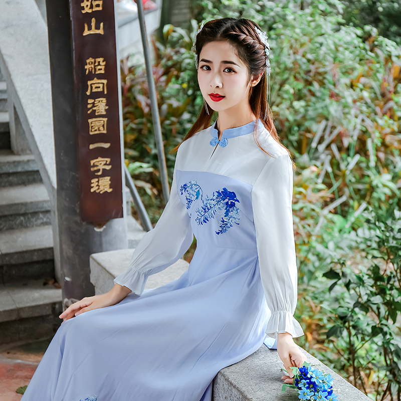 チャイナ風ワンピース ロングワンピース チャイナ風服 中華服 改良唐装 改良漢服 スタンドネック 長袖 ロング丈 着痩せ 可愛い 普段着 女子会 同窓会 S M L Ll 刺繍入り ブルー 青い Dresszone