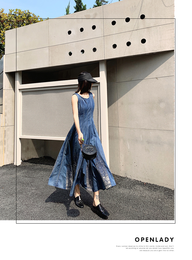 デニムワンピース ロング ワンピース レディース デニム おしゃれ エスニック きれいめ 大きいサイズ Xl 2xl 3xl ラウンドネック ノースリーブ 刺繍 体型カバー 春 夏 秋 大人カジュアル ワンピース コーデ ミモレ丈 フレア ハイウエスト 個性的 アジアン セレブ