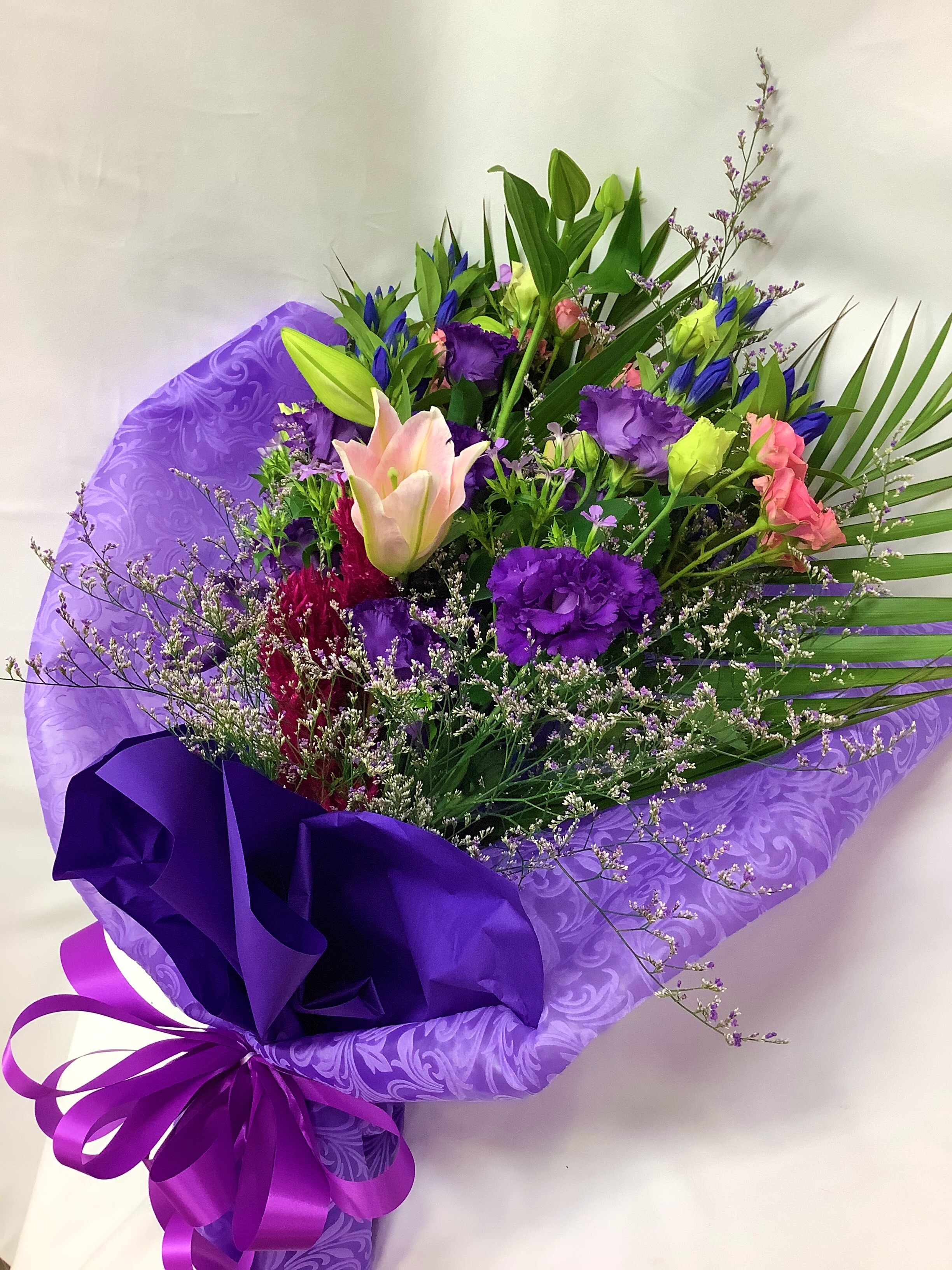 紫系のお祝い用花束 フラワーショップ花将 紫系のお祝い用花束 フラワーショップ花将