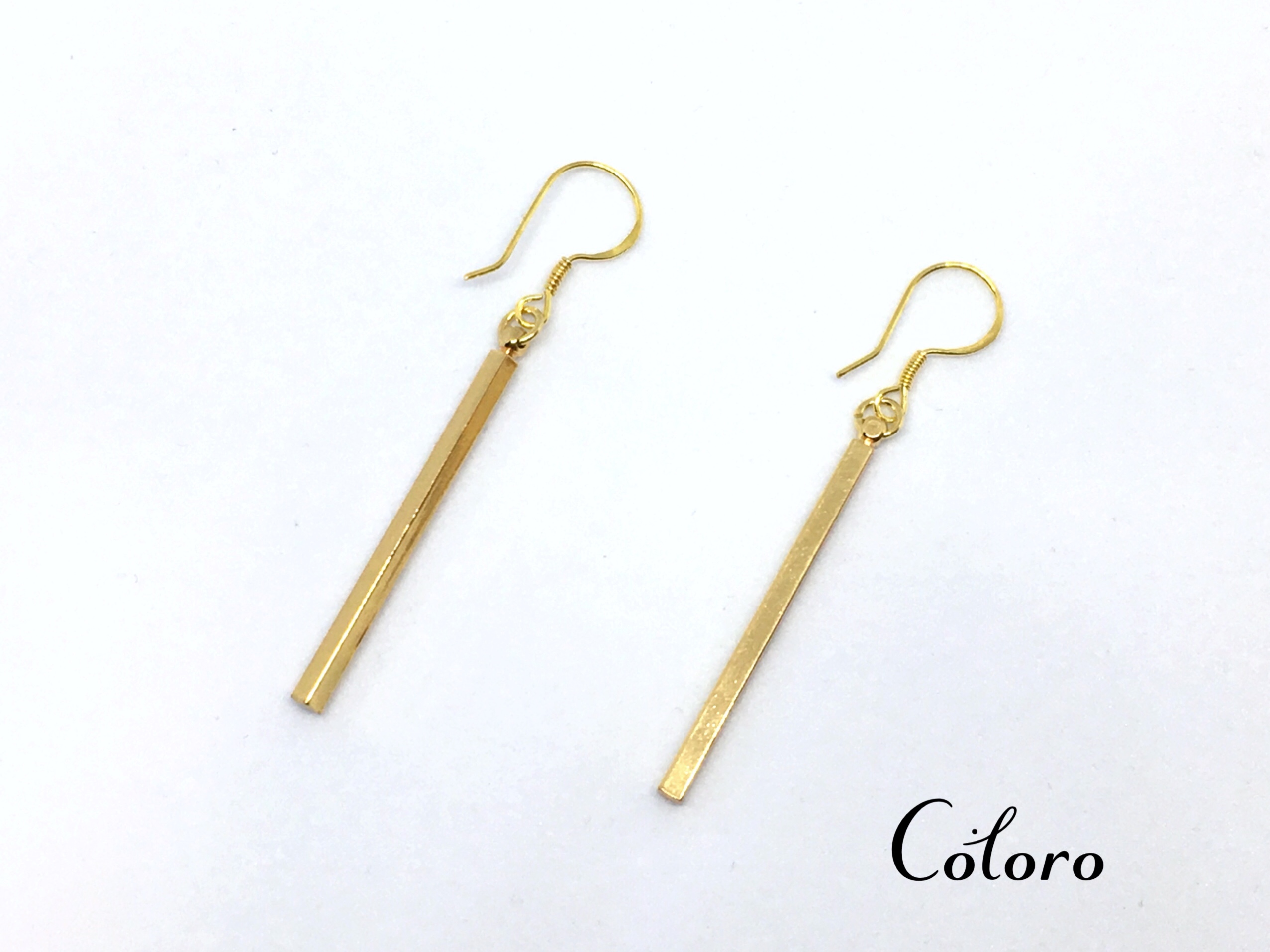 メタルスティック 揺れるピアス ゴールド 18kgp ハンドメイド イヤリング Coloro