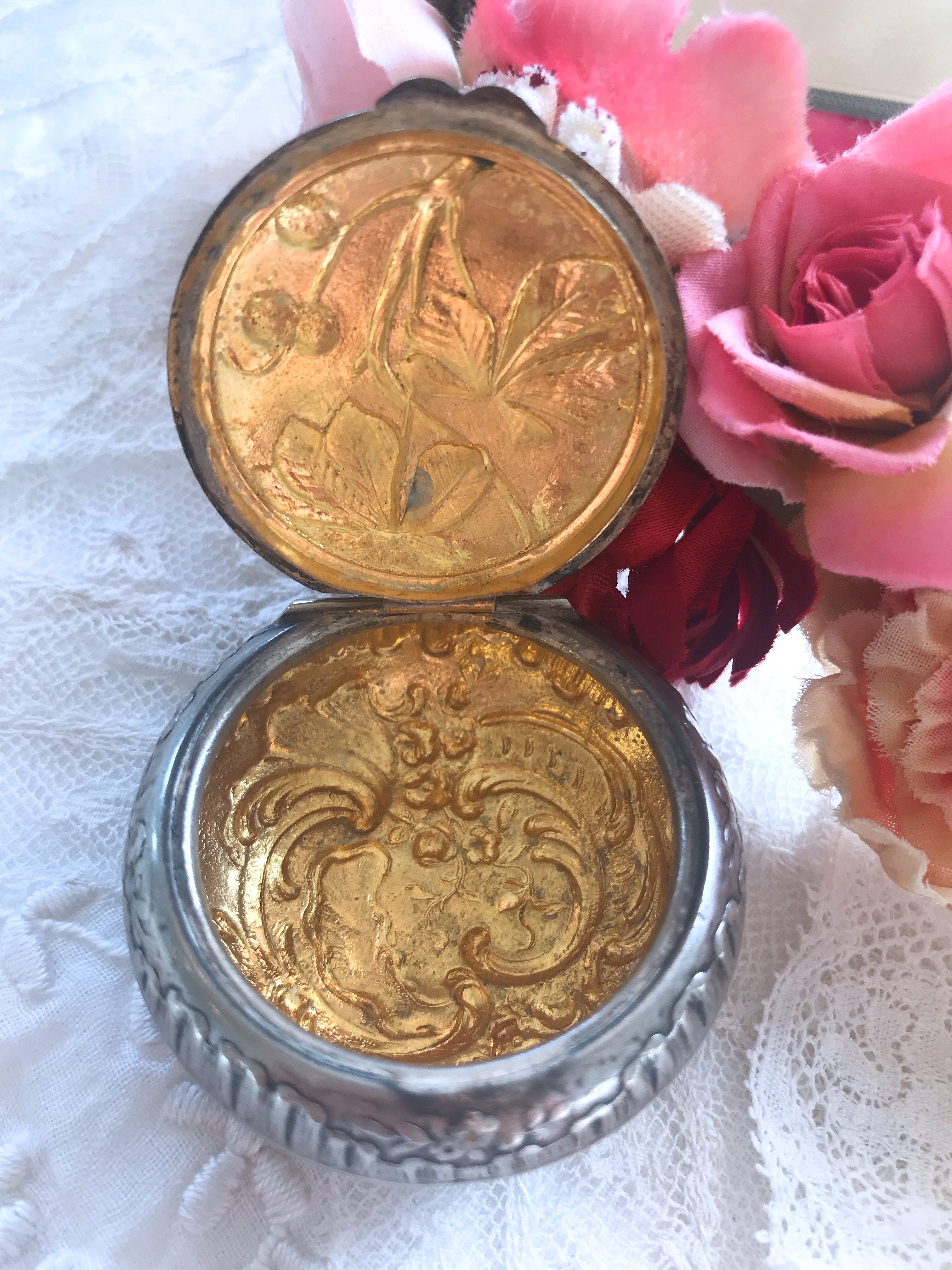 木ノ実が可愛いピルケース 在庫1 株式会社antiquerose 山岡 木ノ実が可愛いピルケース 在庫1 株式会社antiquerose 山岡