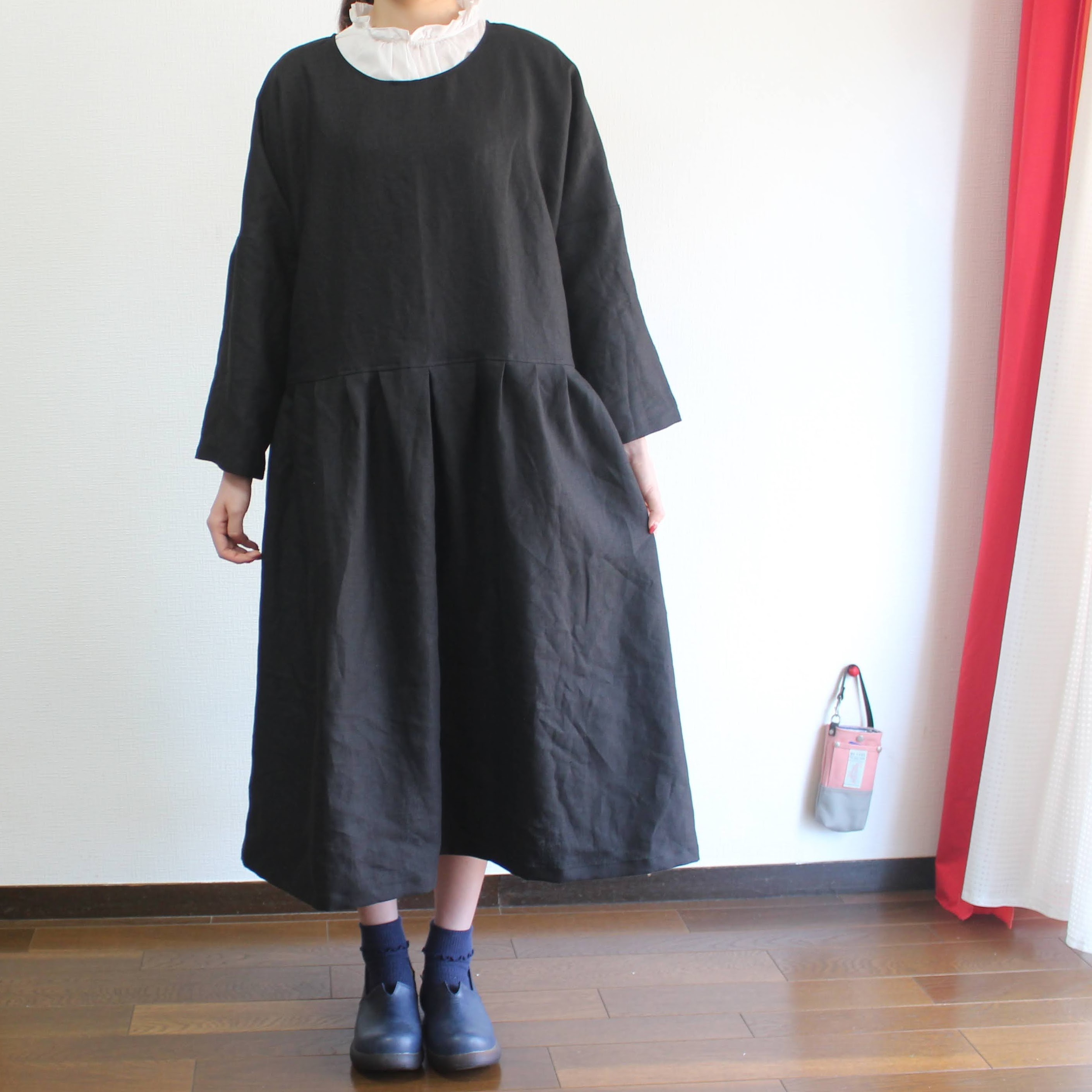 新作 カラーリネンのタックワンピース 長袖 受注製作 Komof Kamakura リネンやガーゼ 天然素材の手作りお洋服