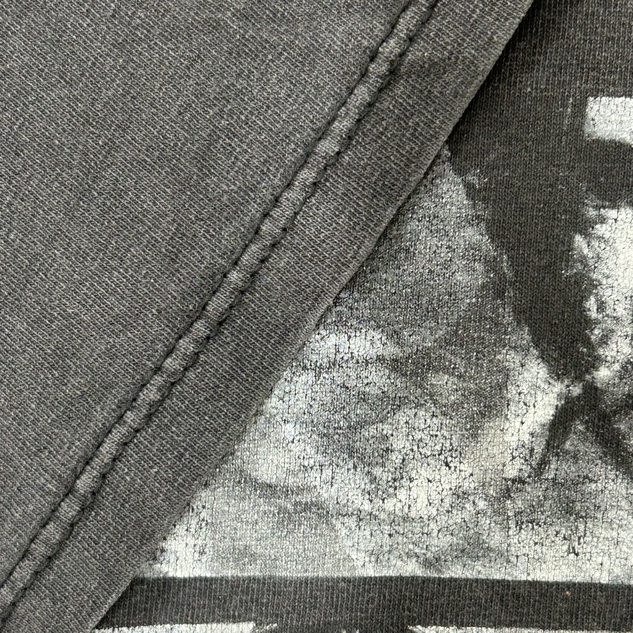 Red Hot Chili Peppers “Californication” Monochrome Band T-Shirt GILDAN L の画像 9