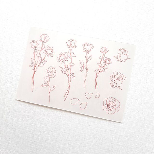 可憐に咲く薔薇の花の赤い線画のタトゥーシール 2 Acubi Drops