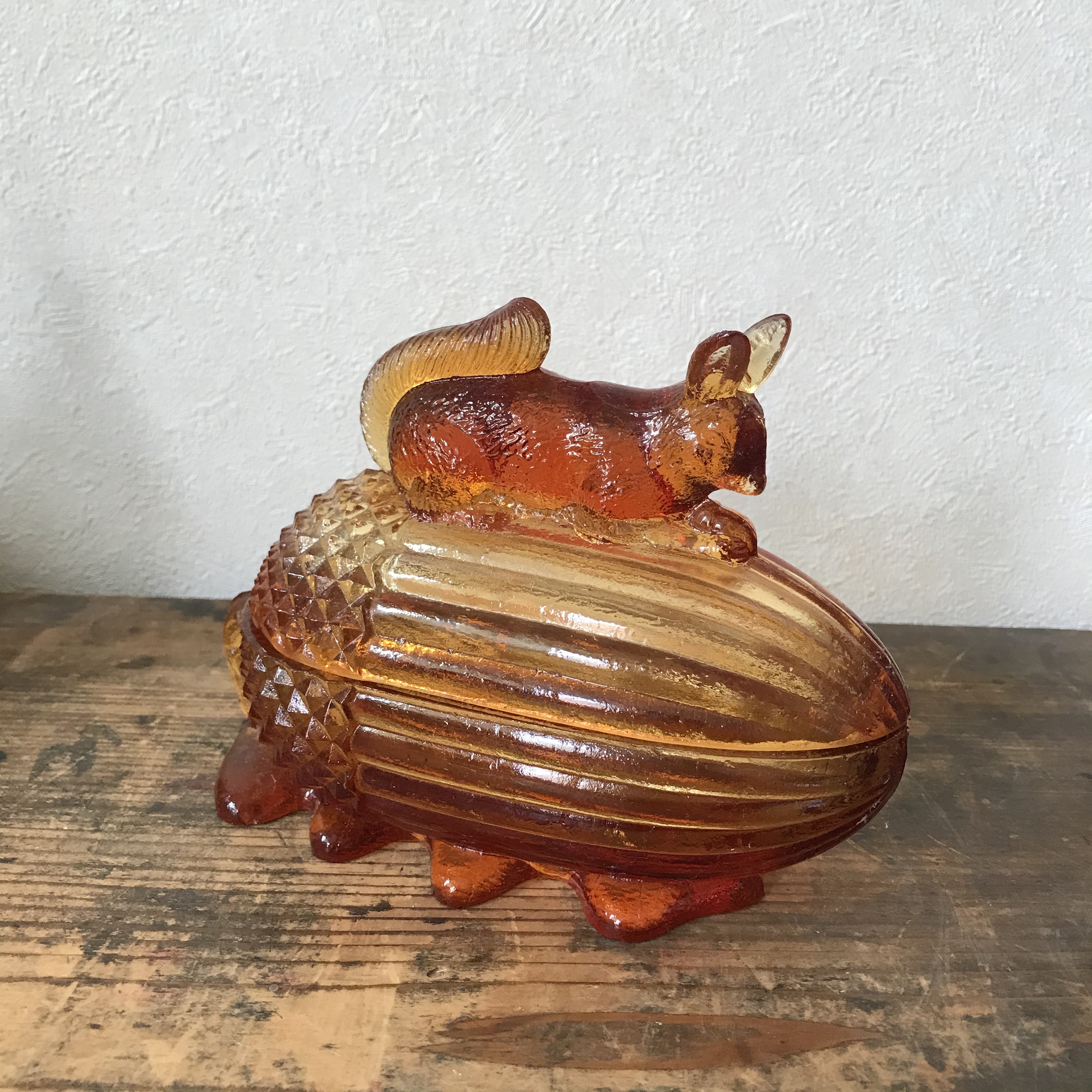 ガラスのリスとどんぐりのいれもの Tsuitachi Craft Brocante ガラスのリスとどんぐりのいれもの Tsuitachi Craft Brocante