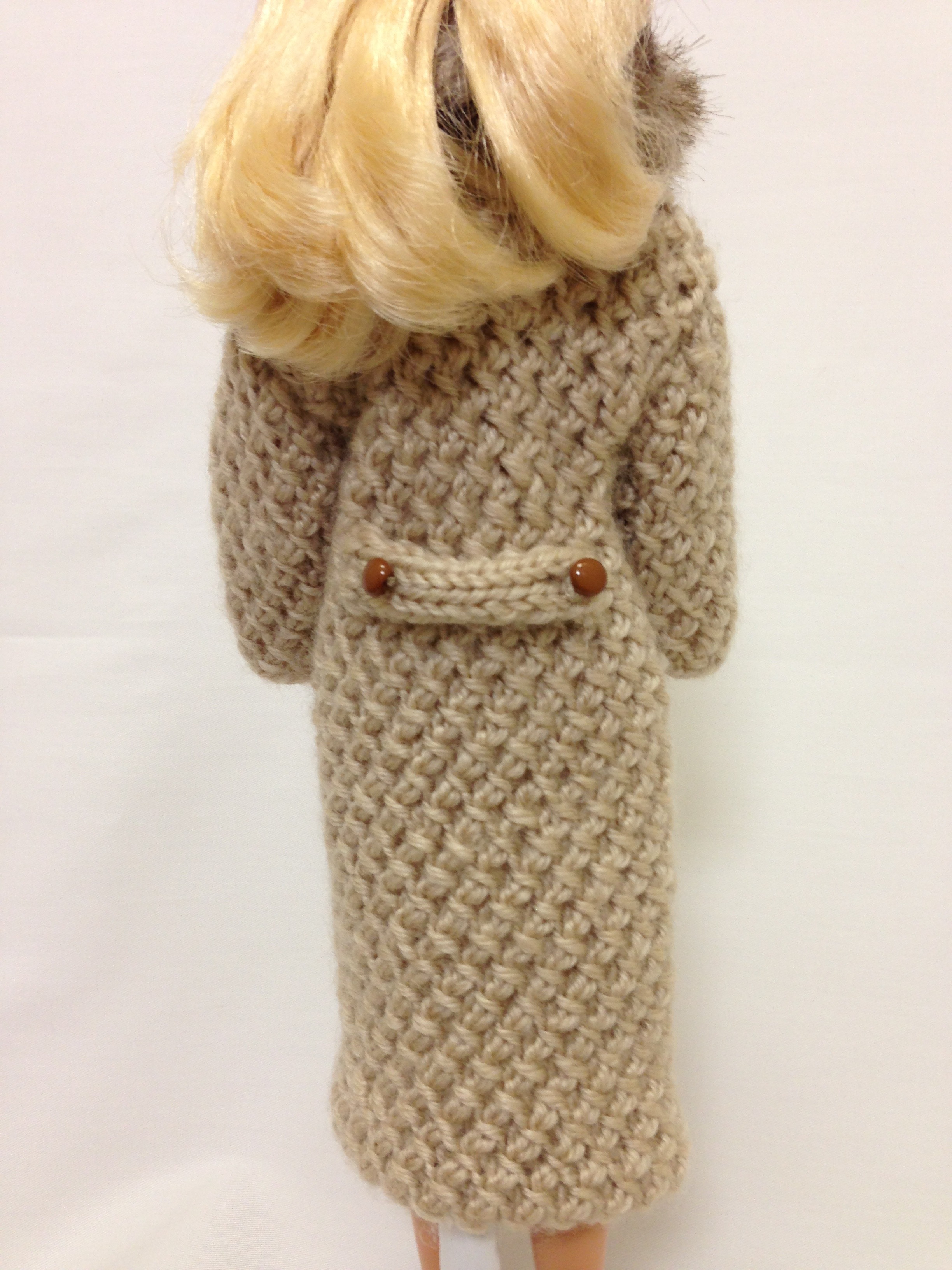 バービー人形用 手編みファーコート（ベージュ） | Miho's Collection