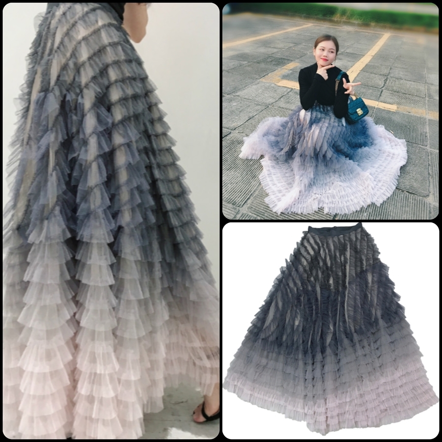 フリルが可愛いマキシスカート ロング丈 グラデーション Aライン 大人可愛い こなれ感 春 お出かけやデートにも 街角のカフェテラス