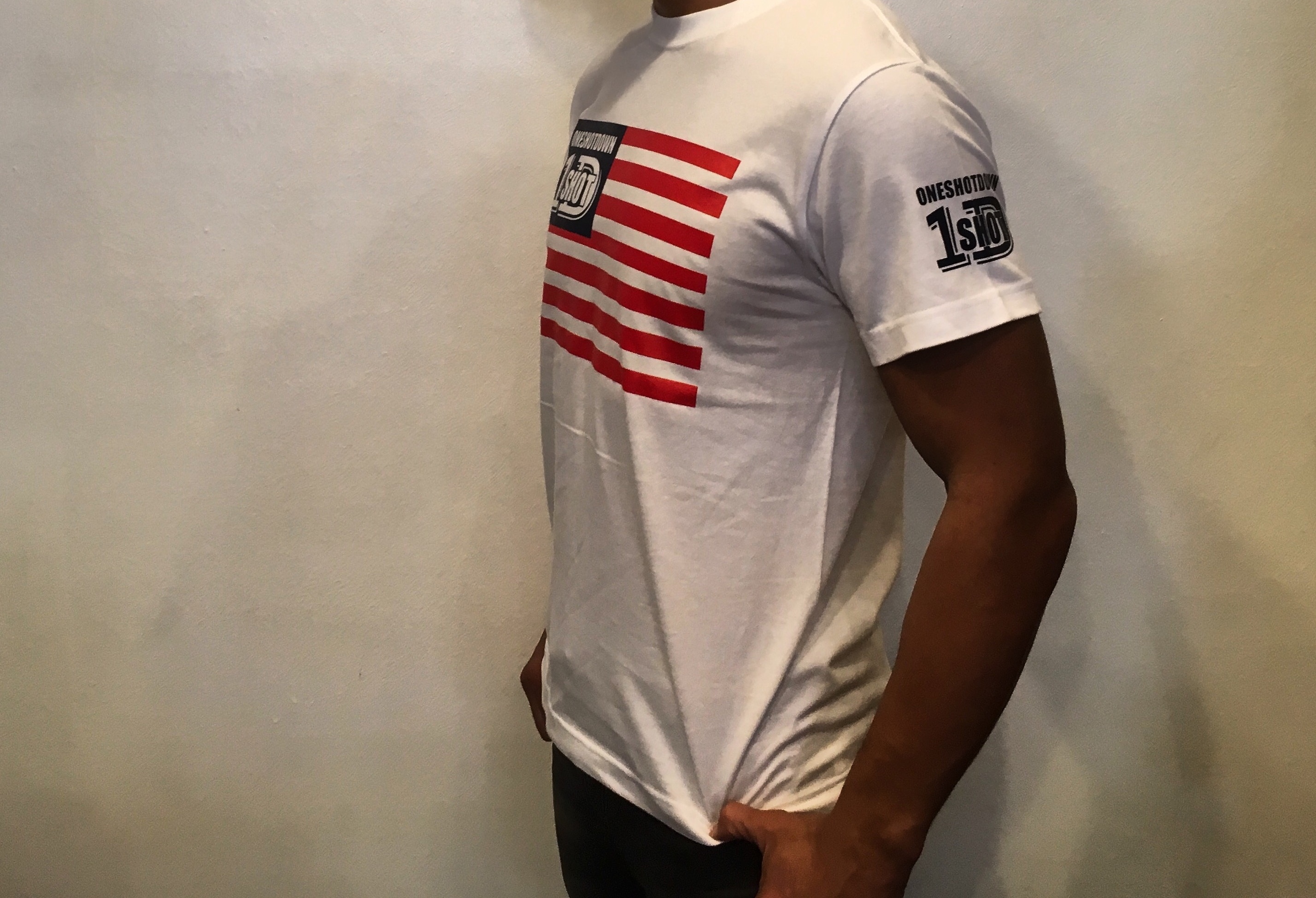 ONESHOTDOWN USA国旗デザインTシャツ - 画像2