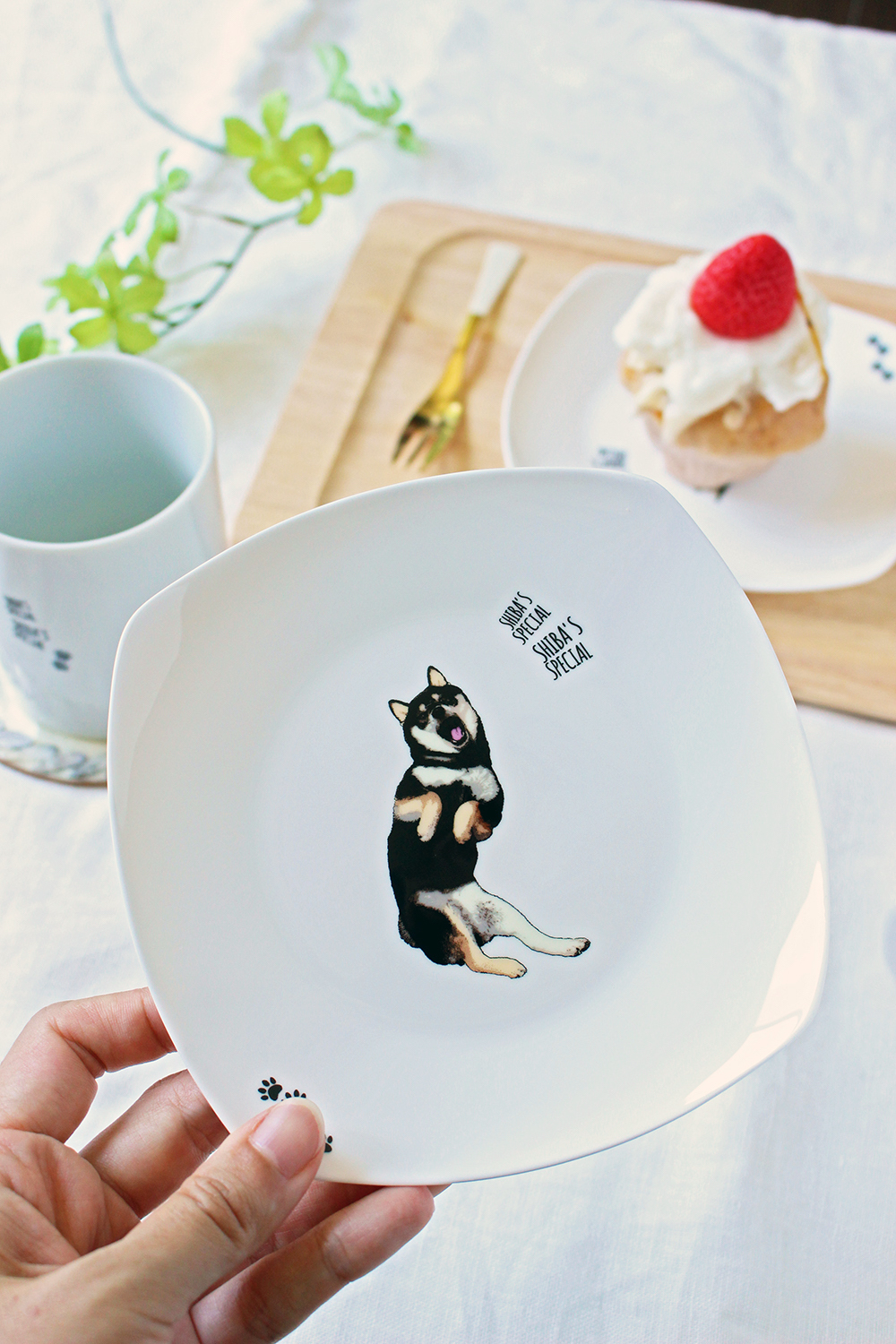 黒柴デザインの軽量スクエアケーキプレート 柴犬グッズ専門店 猫と柴犬 チワワ柄の食器 雑貨の店 銀くま