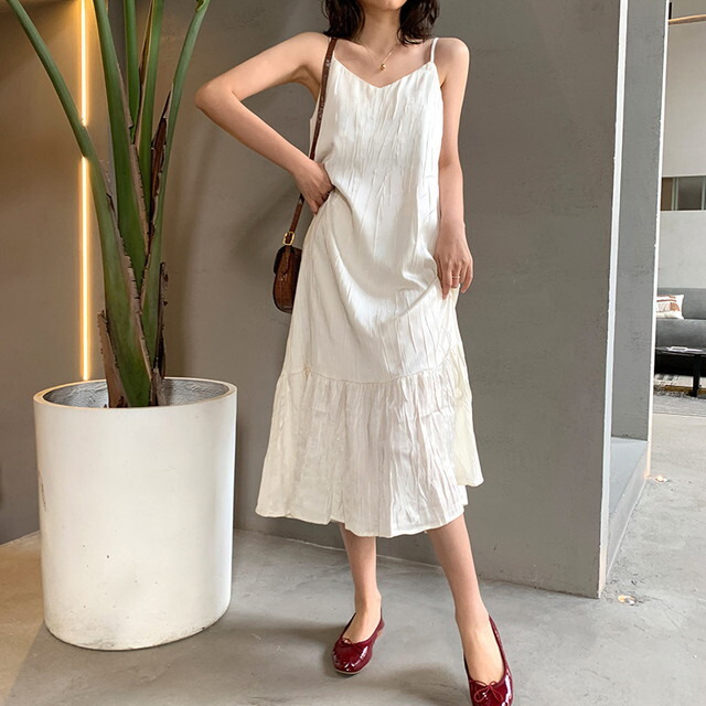 大きいサイズのレディース 秋新作 レディース サテンキャミワンピース 光沢感 ワンピースドレス ドレス ワンピース 秋 キャミワンピース ロング ワンピース キャミ ロングワンピース ワンピース ロング ゆったりワンピース 体型カバー 着やせ ホワイト ブラック P6974