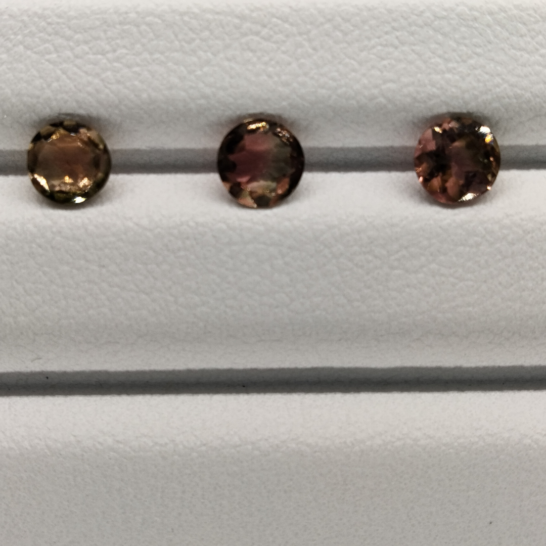 三つ子のバイカラーのトルマリン【合計1.13ct/5×5】