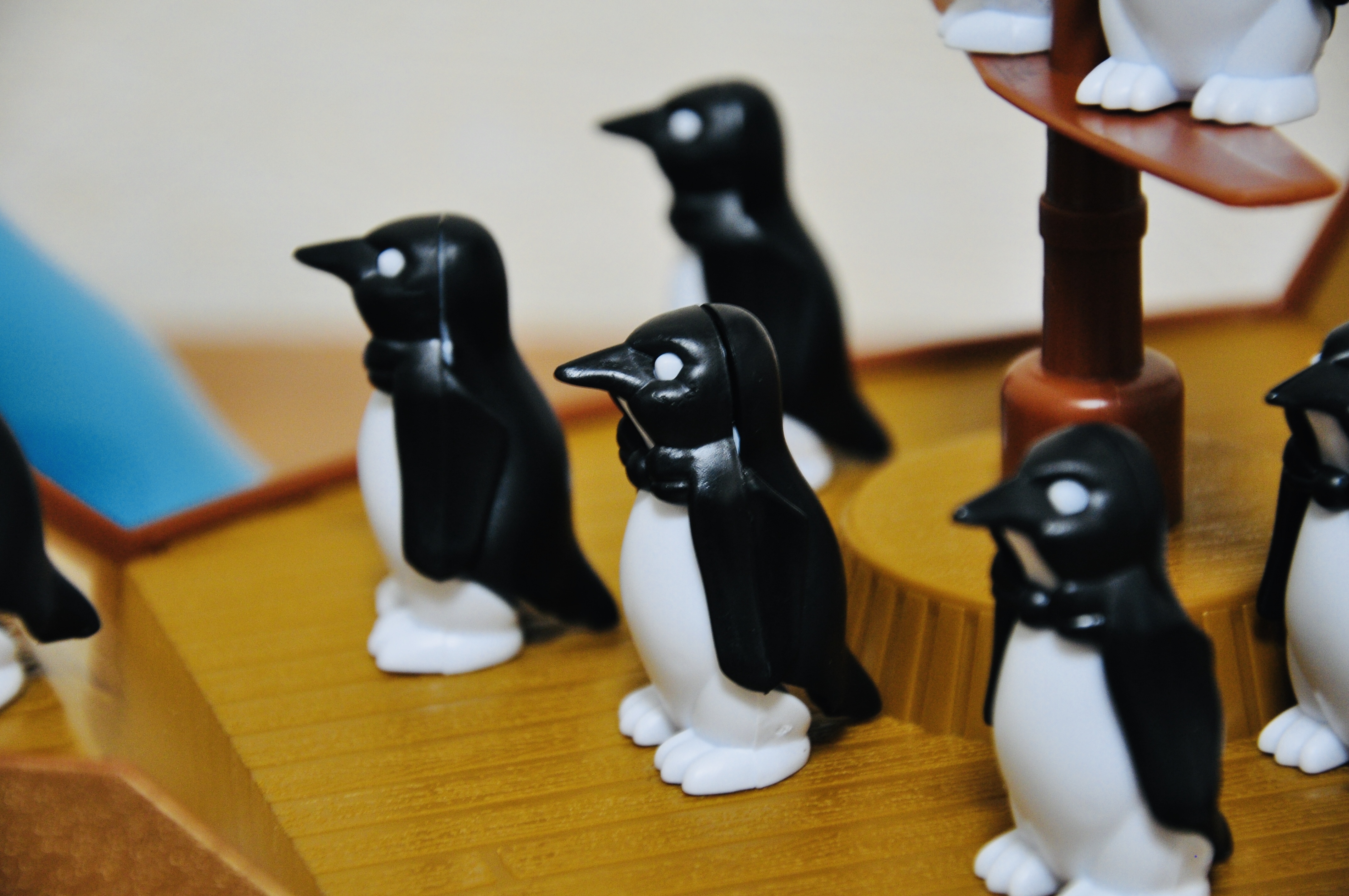 めちゃくちゃ難しいじゃん 難易度s級クラスのバランスゲーム ペンギン海賊船 パーティーゲーム とつぜん現れた Green Monster