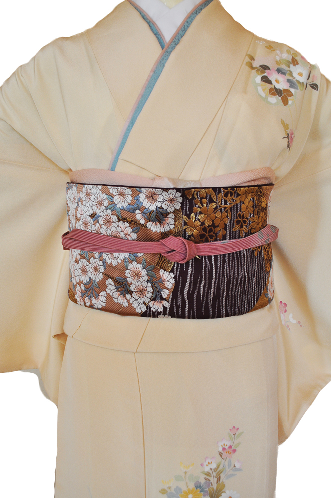 訪問着レンタル■上品な鳥の子色に牡丹・桜・菊等の花車■正絹フリーサイズhu5〔往復送料無料〕 - 画像3