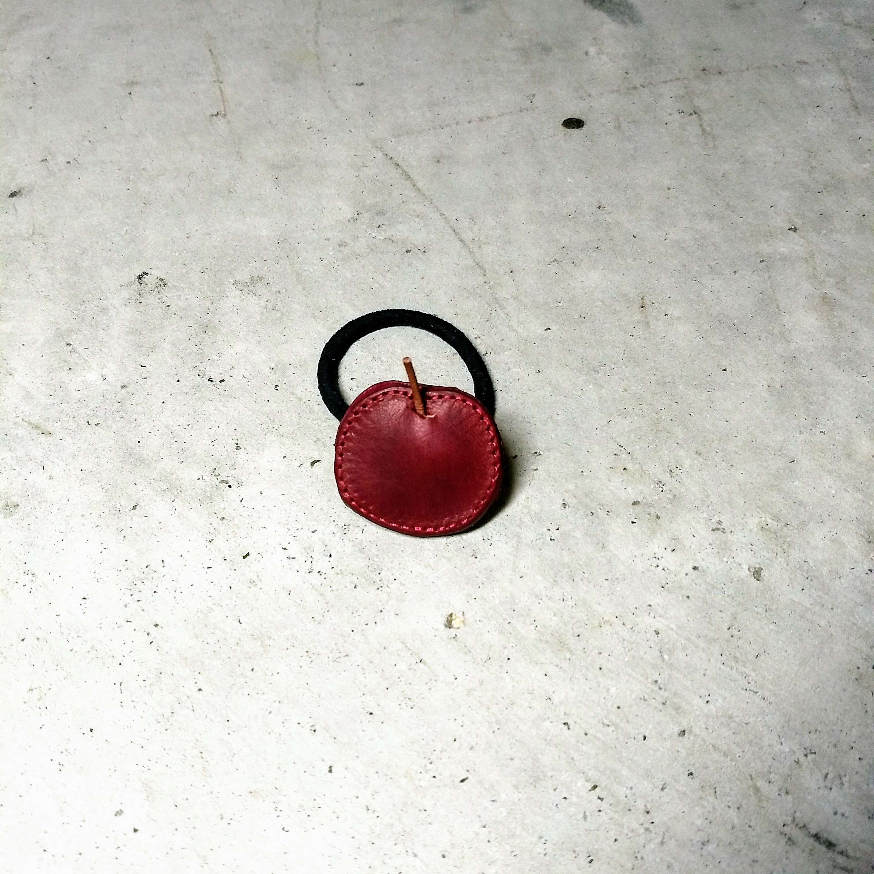 りんごのヘアゴム 土方靴修理店