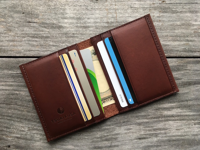 コンパクト二つ折り財布（小銭入れなし） | TSUKIKUSA