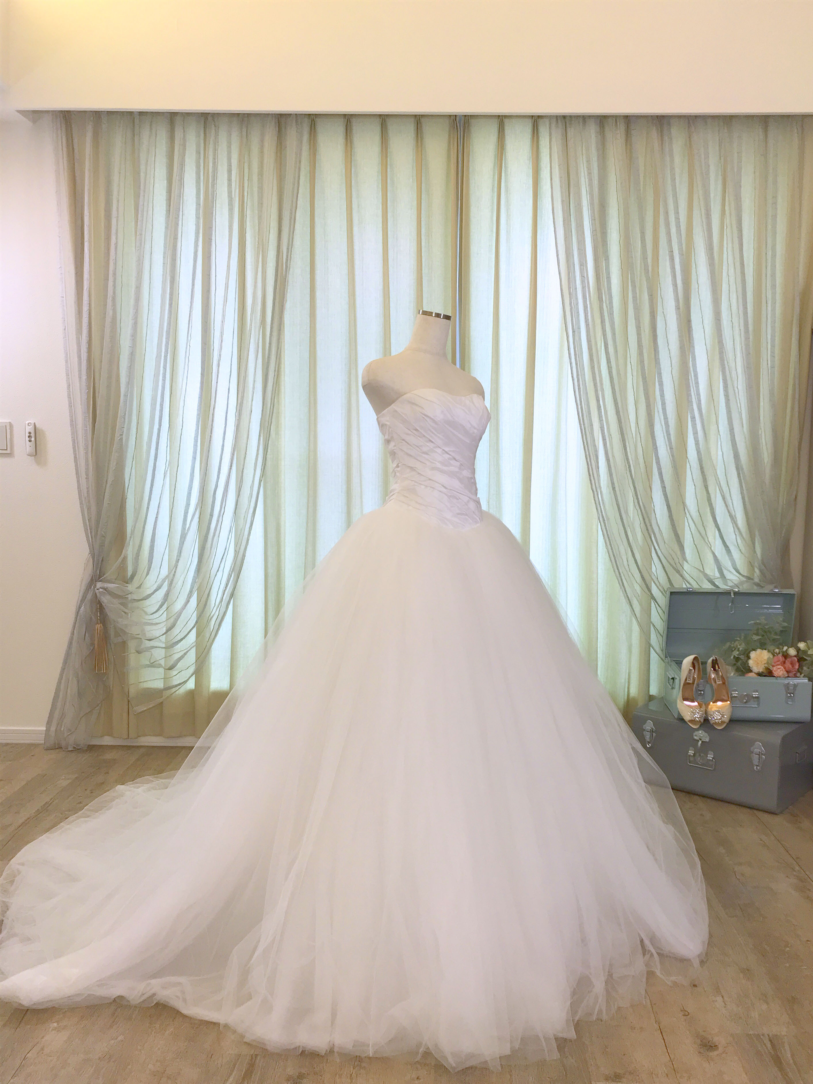 White By Vera Wang Vw Us0 1011 バレリーナご購入特典付き Amuse Vie Bridal アミューズヴィーブライダル