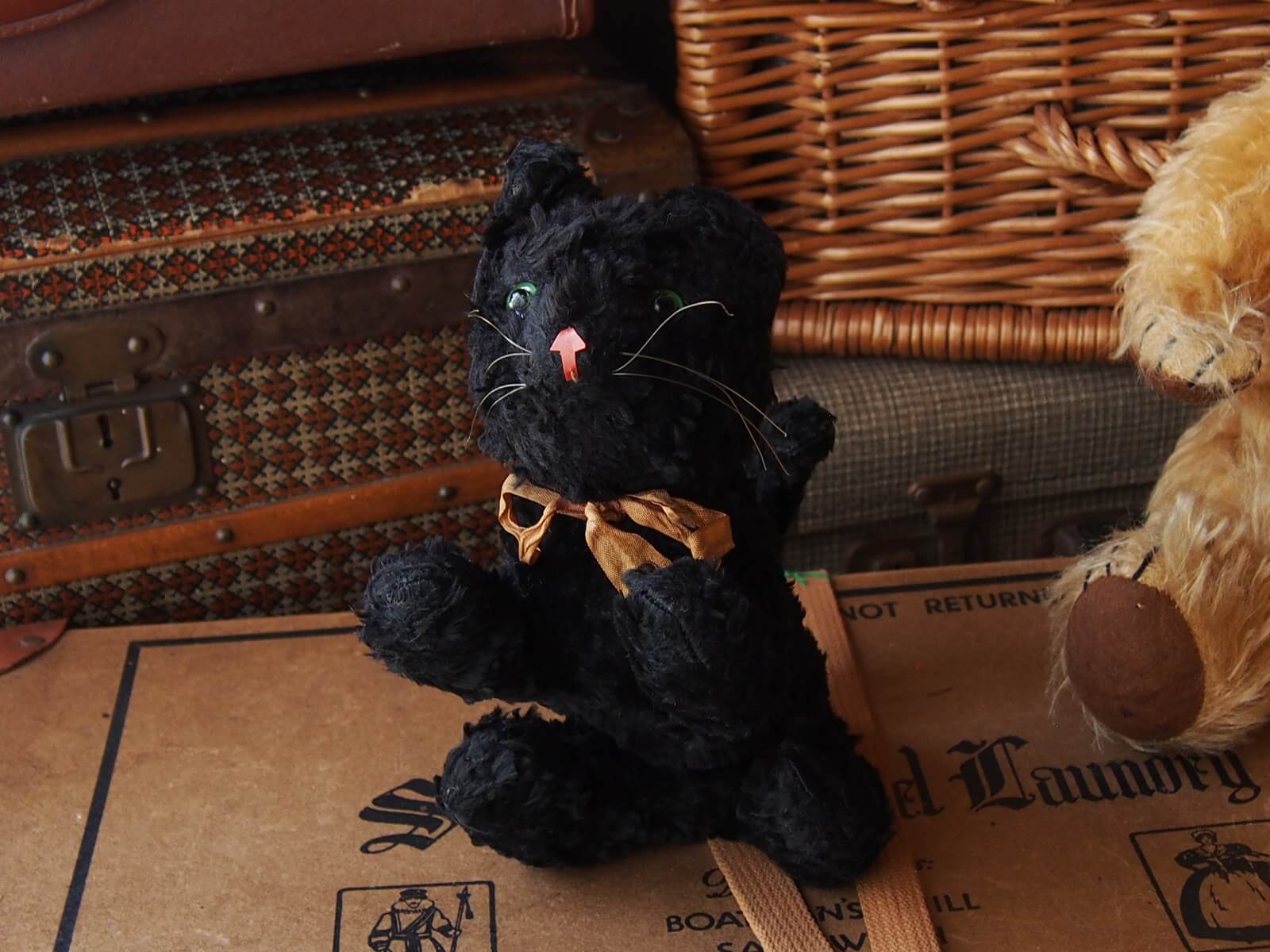 イギリスアンティーク 黒ネコ Bonny Bee イギリスアンティーク 黒ネコ Bonny Bee