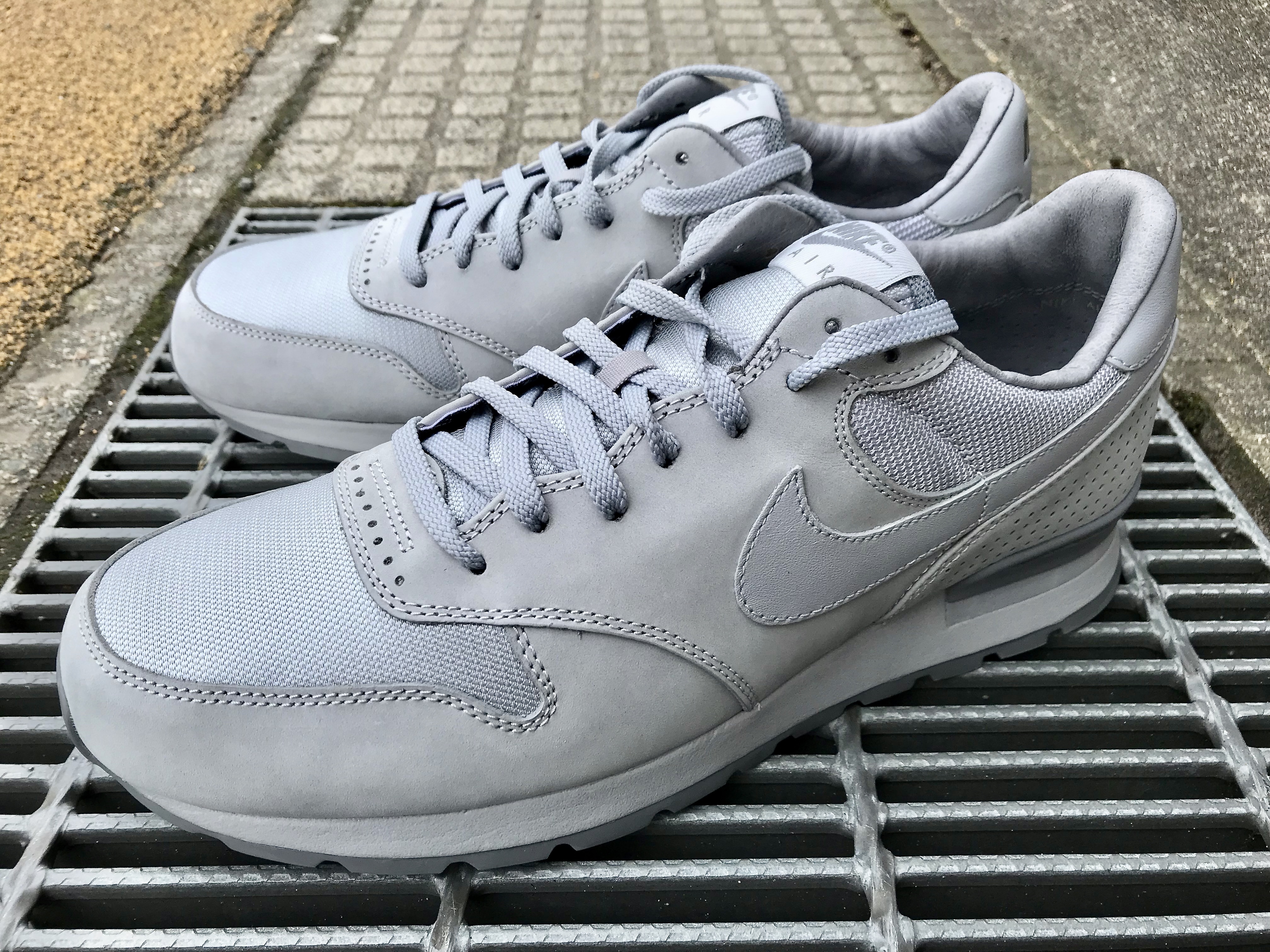 NIKE AIR ZOOM EPIC LUXE (WOLF GREY/WOLF GREY-COOL GREY) | \