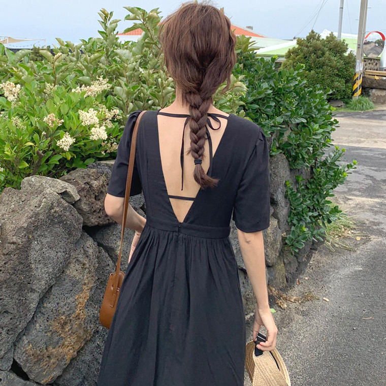 Instagramで人気 送料無料 ワンピース ロングワンピース ミモレ丈 ロング丈 バックシャン 背中あき 肌見せ 無地 ブラック 黒 カシュクール 女っぽ 大人可愛い ガーリー お洒落 半袖 夏 サマー お出かけ リゾート デート Eine Katze