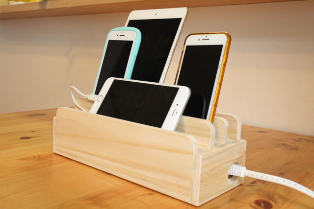 ★ スマホスタンド 充電ステーション 4台同時充電可能！ ★ 木工舎 あると工房