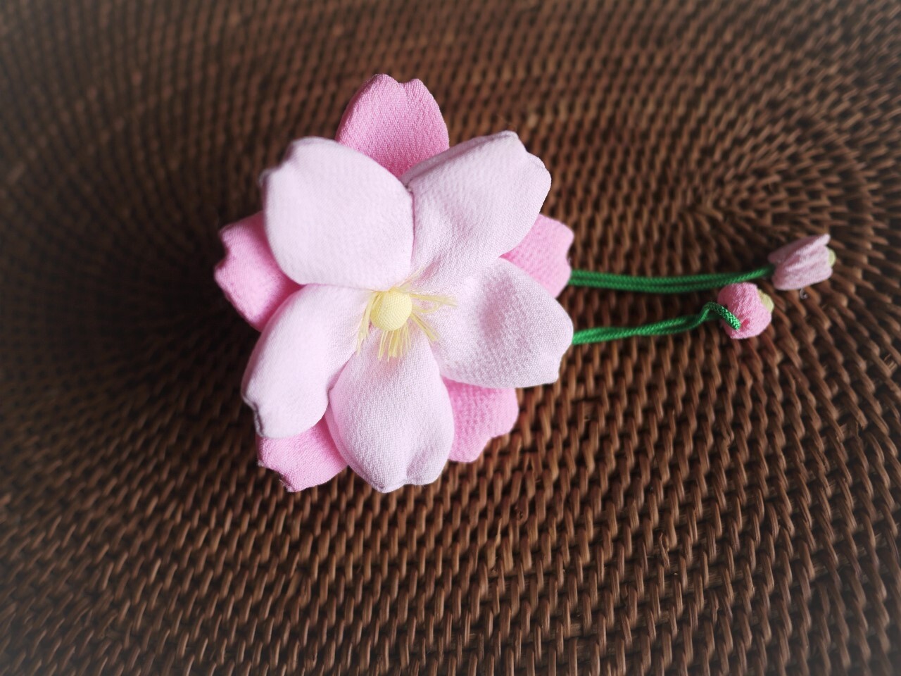 縮緬 花の匂い袋 香袋 和の細工物 こりすのパン屋 縮緬 花の匂い袋 香袋 和の細工物 こりすのパン屋