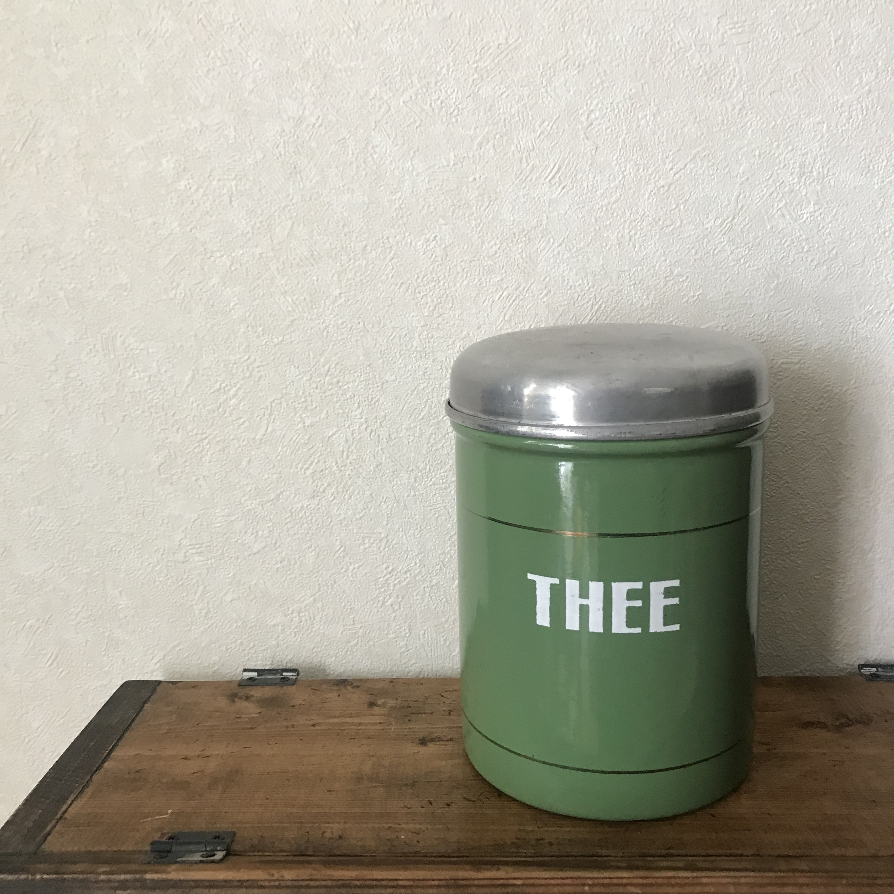 ホーローの缶THEE | tsuitachi craft&brocante