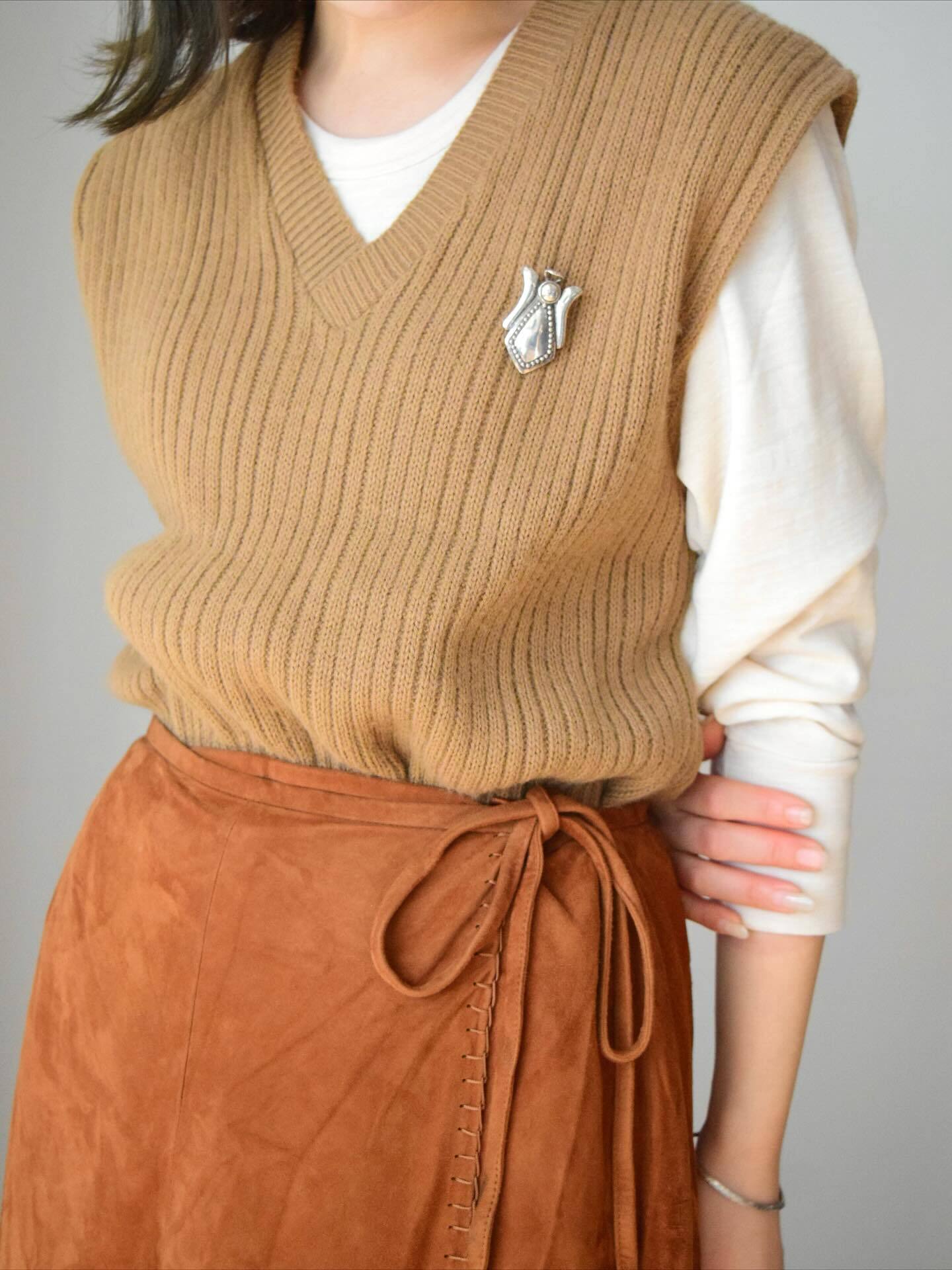 acrylic knit vest