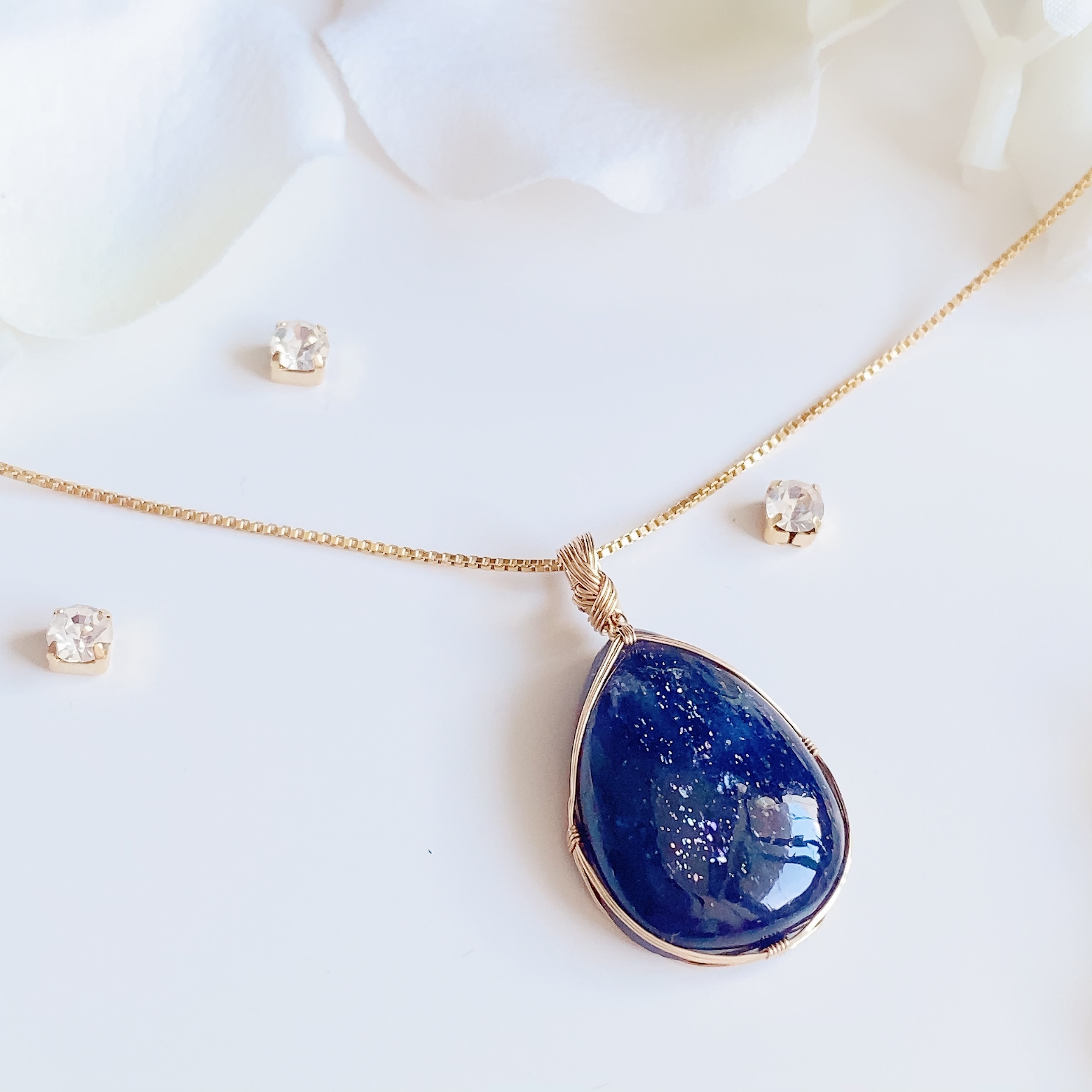 宇宙の光 アイオライトサンストーンのペンダントトップ Petit Eclat 宇宙の光 アイオライトサンストーンのペンダントトップ Petit Eclat